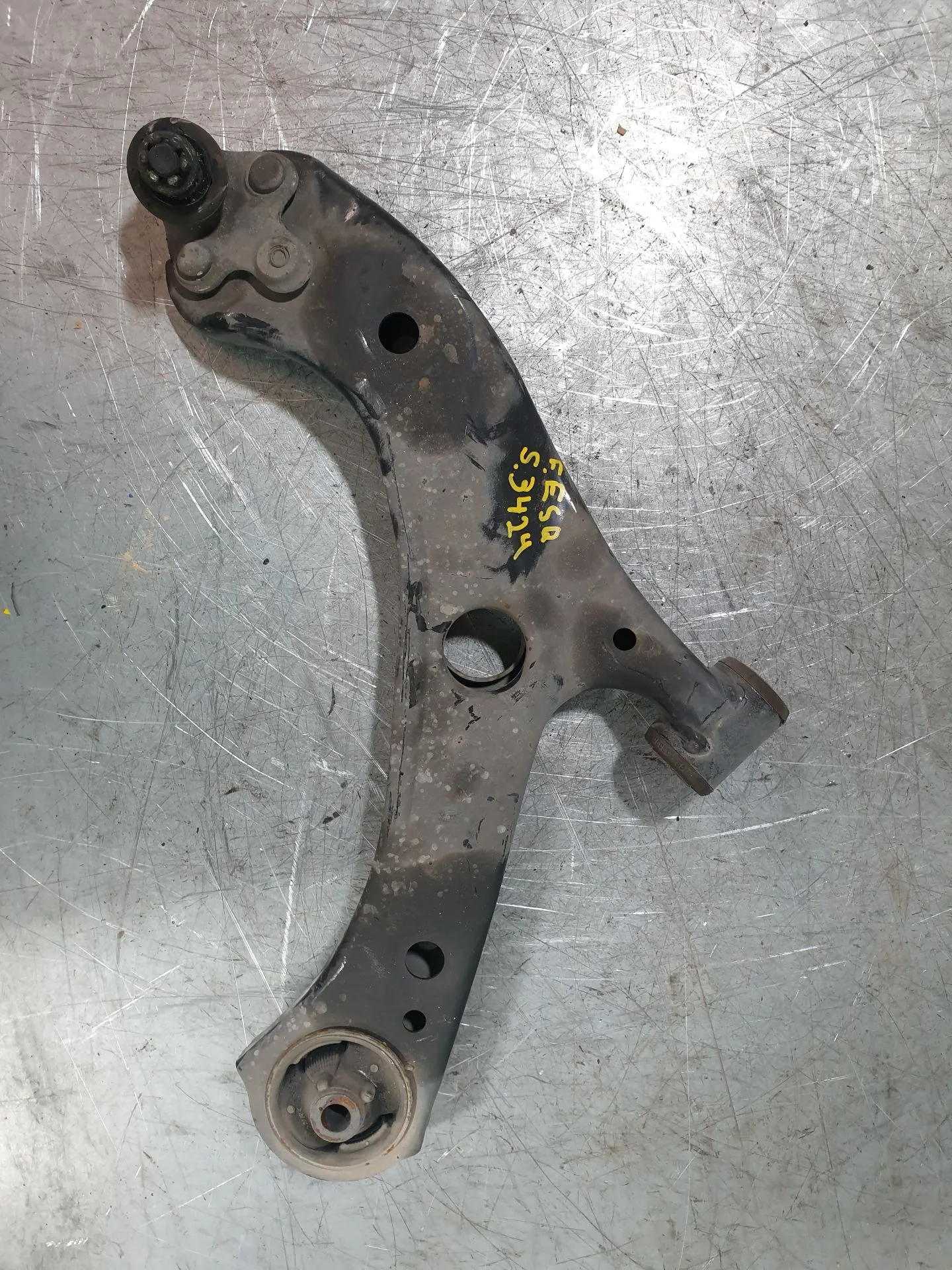 Braço de suspensão frente esquerdo TOYOTA Corolla Touring Sports (_E21_)