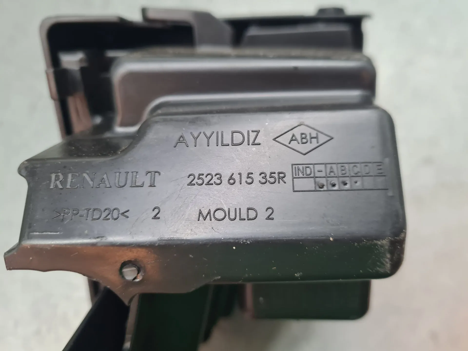 Involúcro / Carcaça dos Fusíveis DACIA Duster III (P1310) Imagem-5