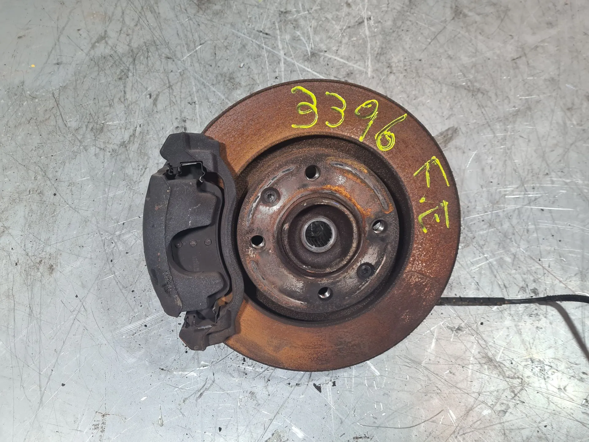 Fusello anteriore sinistro CITROËN C3 III (SX)