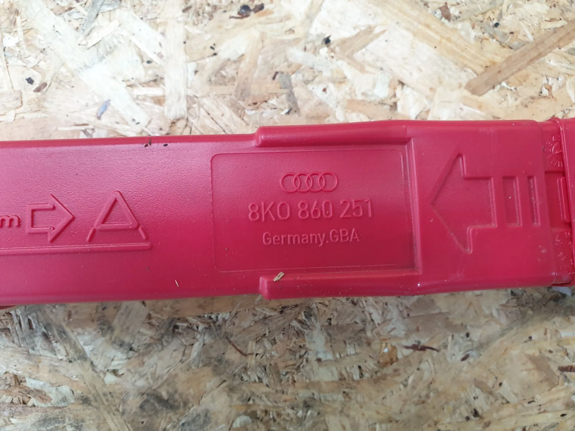 Triangolo di emergenza VOLKSWAGEN Tiguan (5N) Imagem-1