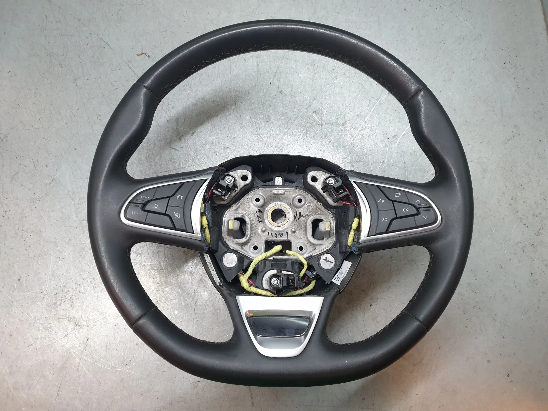 Volant de direction RENAULT Megane IV (B9A/M_)