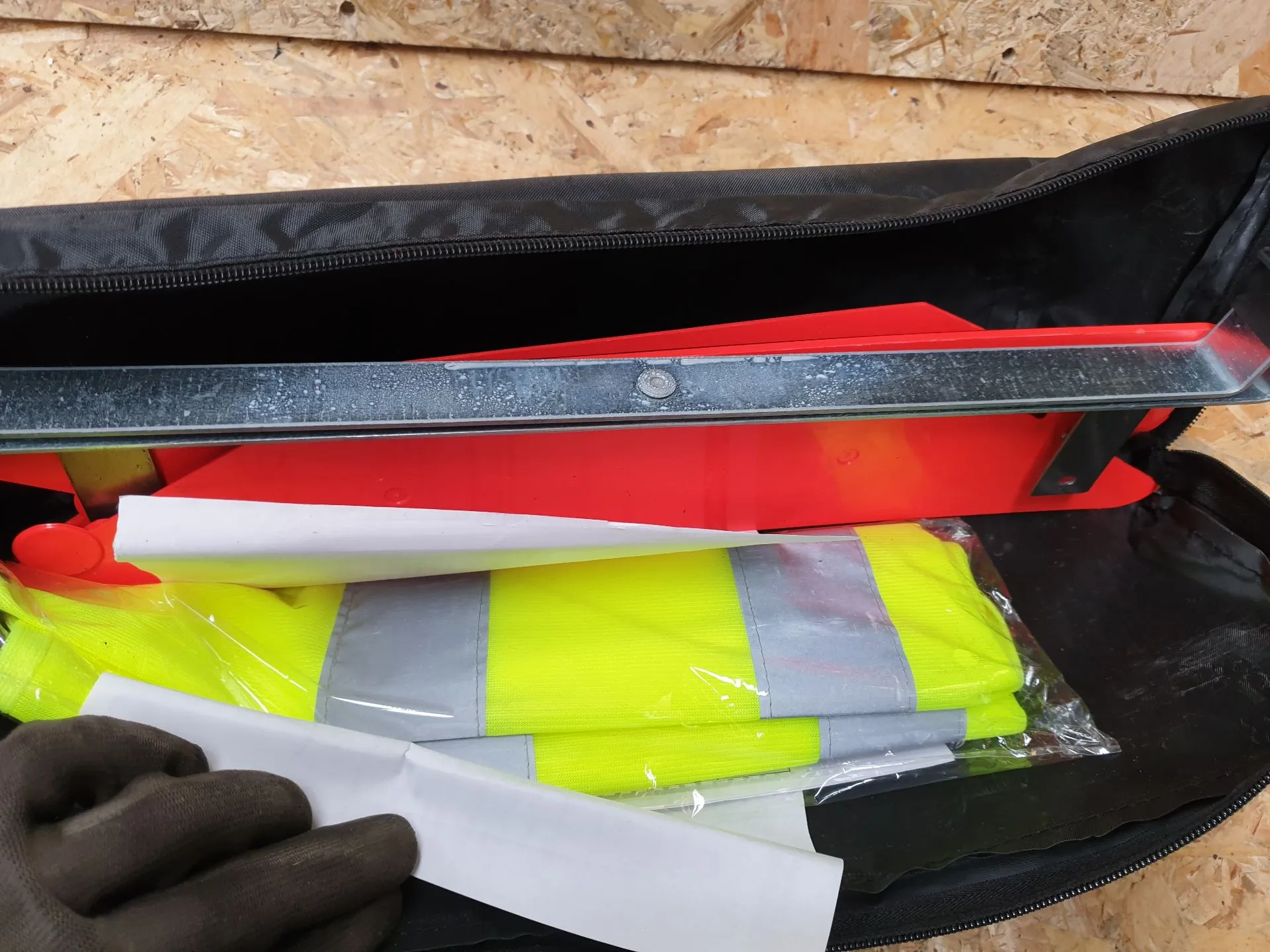 Warning triangle MERCEDES-BENZ Vito (W447) Imagem-1