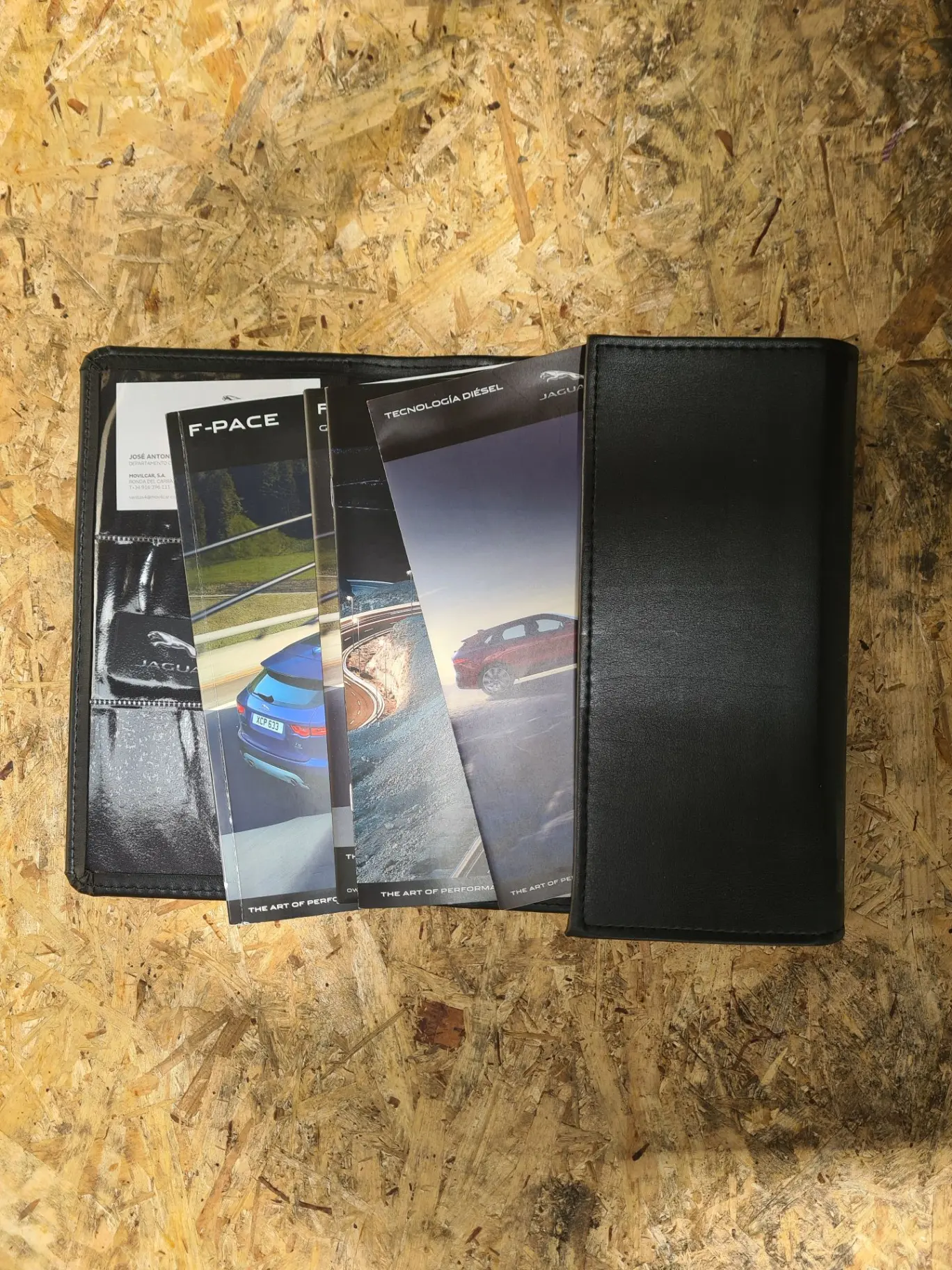 Borsa con manuale dell’utente del veicolo JAGUAR F-Pace (X761) Imagem-1