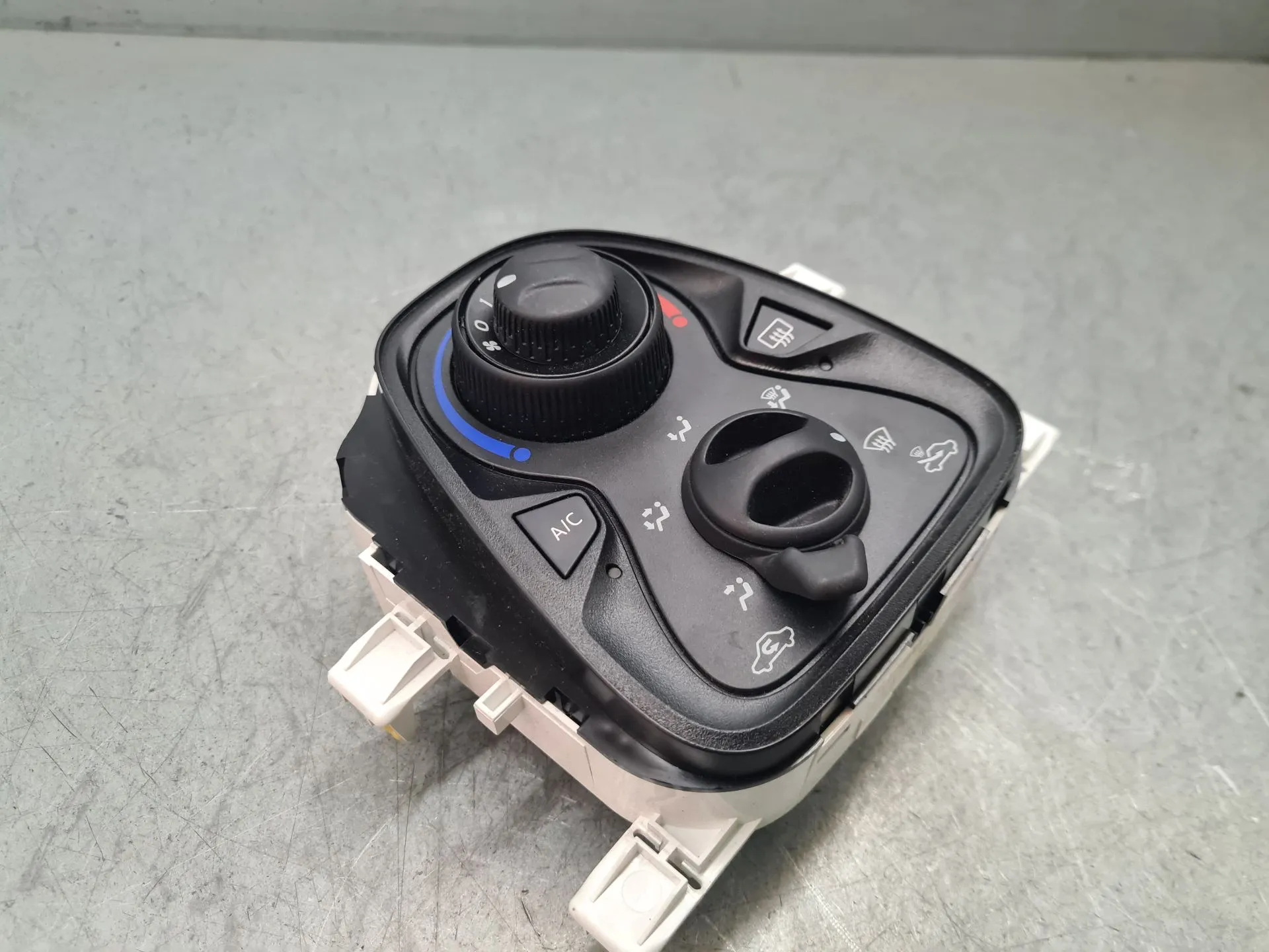 Mando climatizador CITROËN C1 II Imagem-1