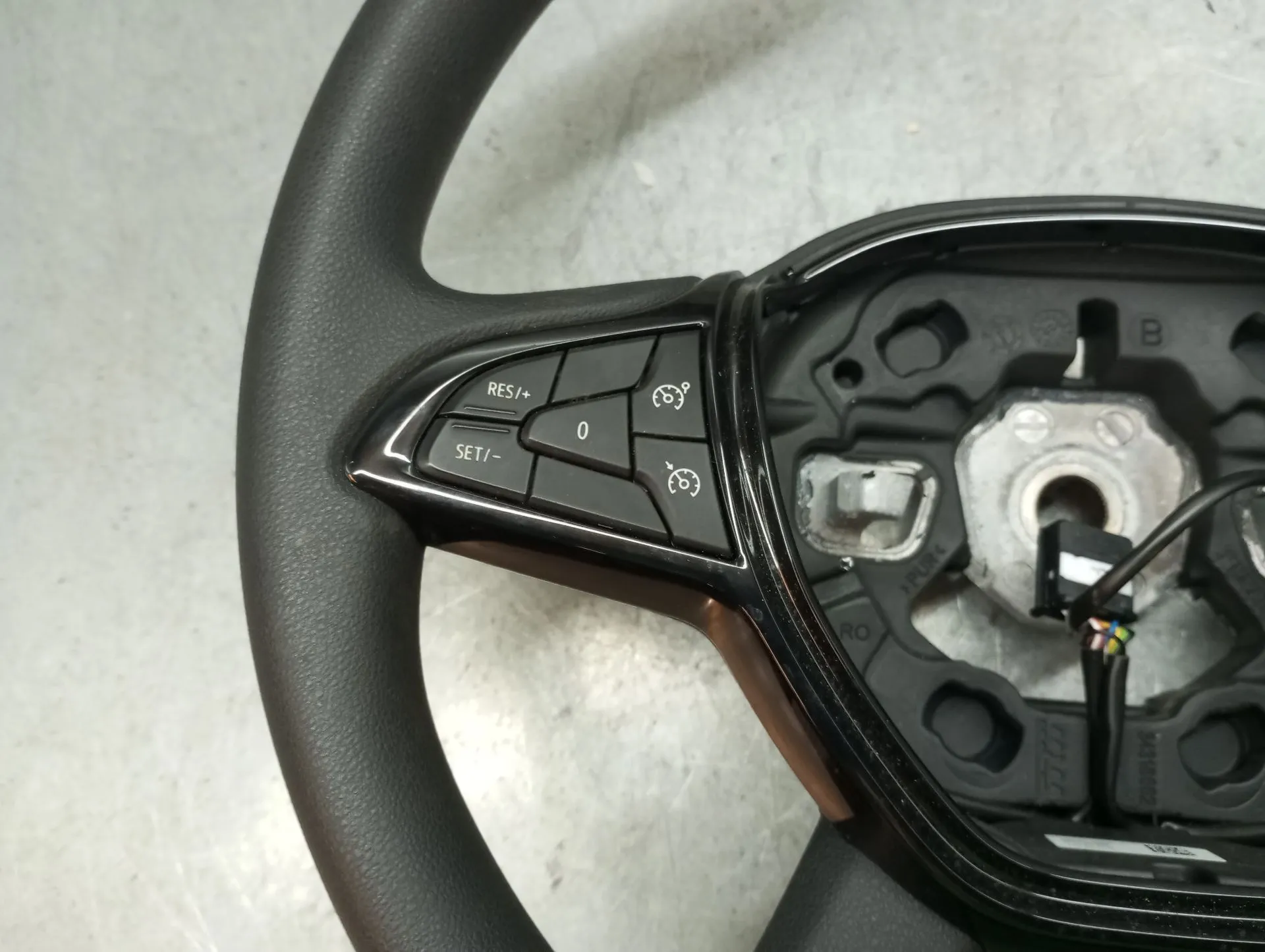 Volante DACIA Sandero III Imagem-1