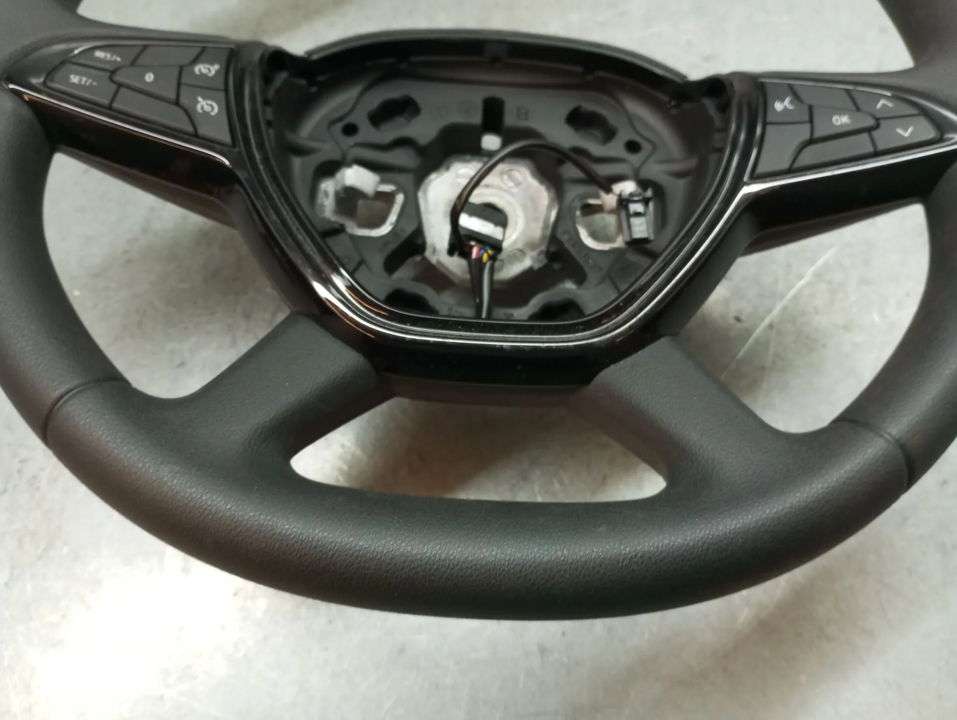 Volante DACIA Sandero III Imagem-3