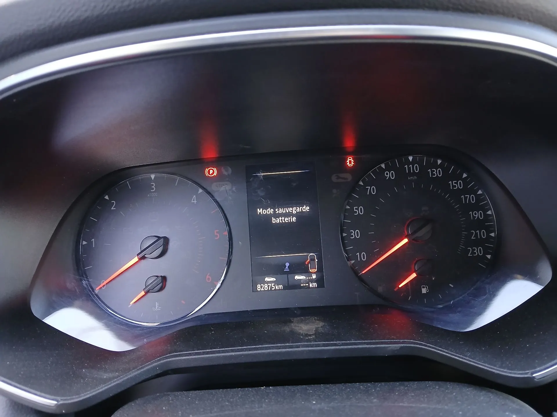 Quadrante / painel de instrumentos RENAULT Clio V (BF_)