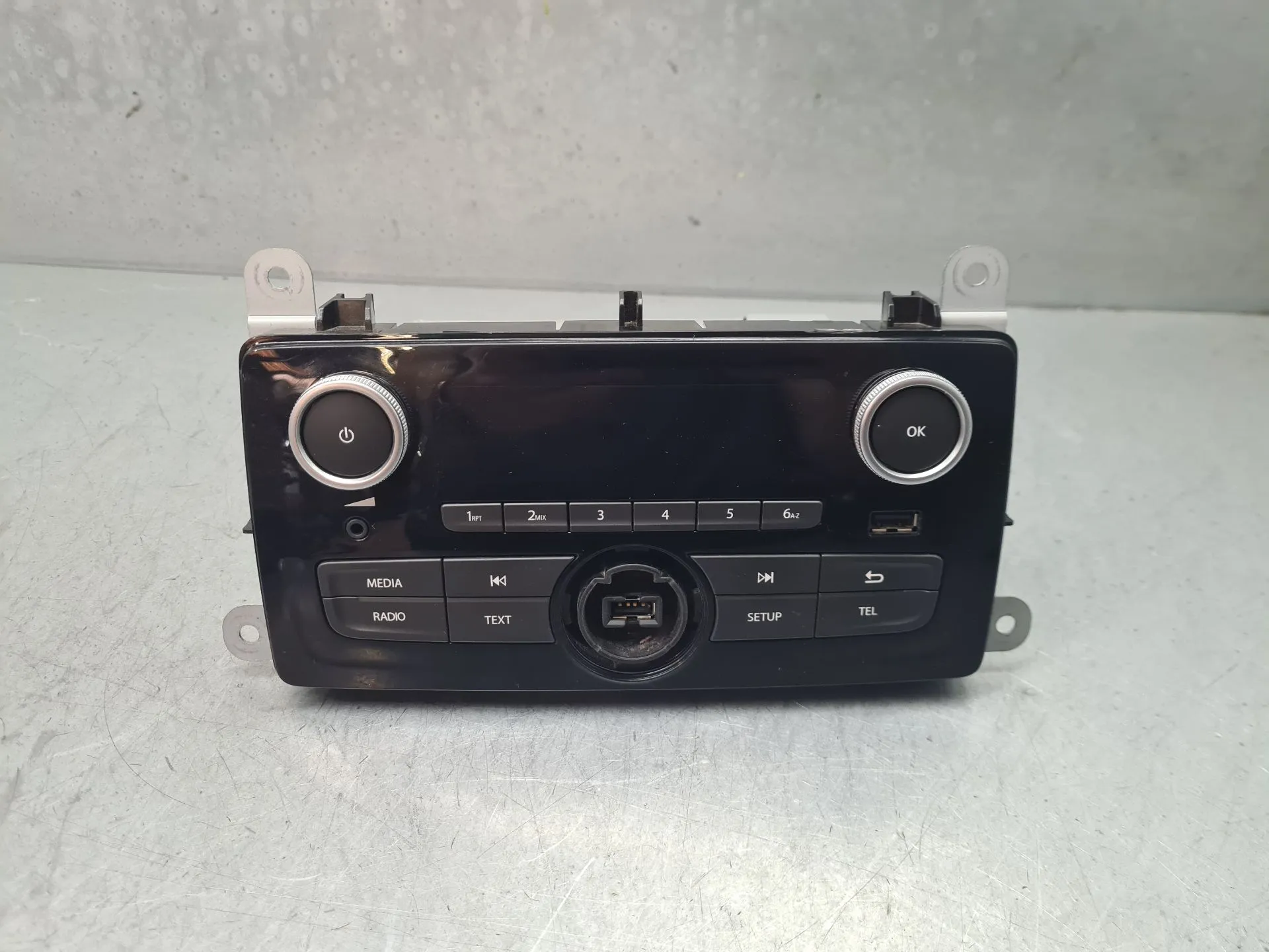 Car radio RENAULT Clio IV (BH_)