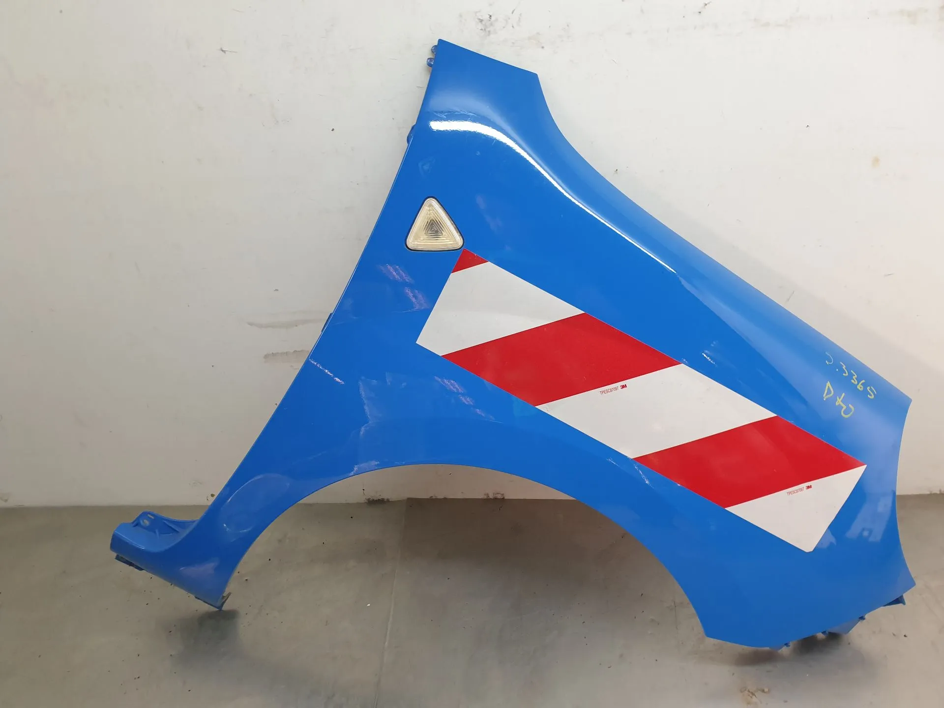 Guardabarros derecho RENAULT Kangoo Express (FW0/1_)