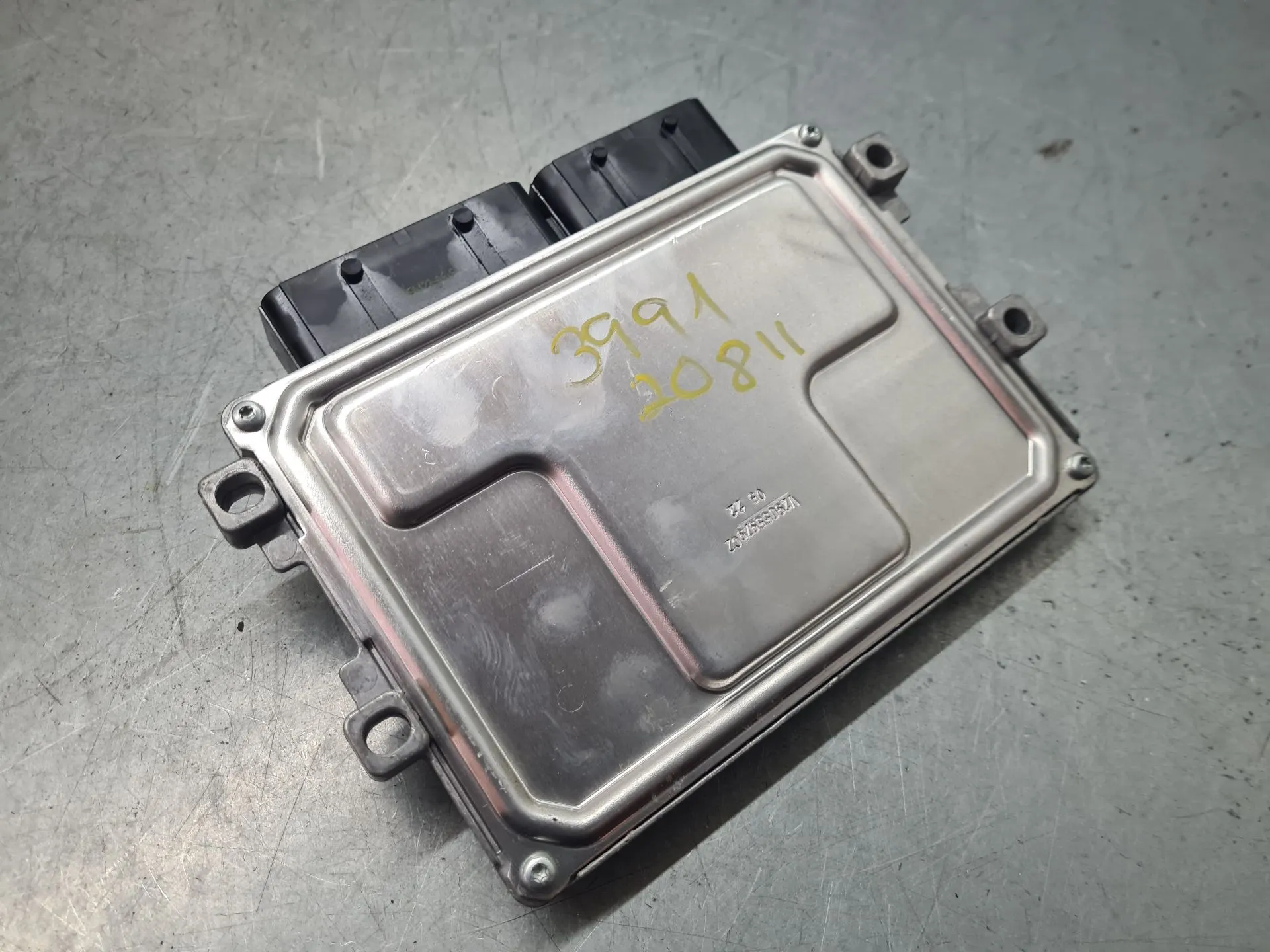 Centralina motor / ECU PEUGEOT 208 II Imagem-1