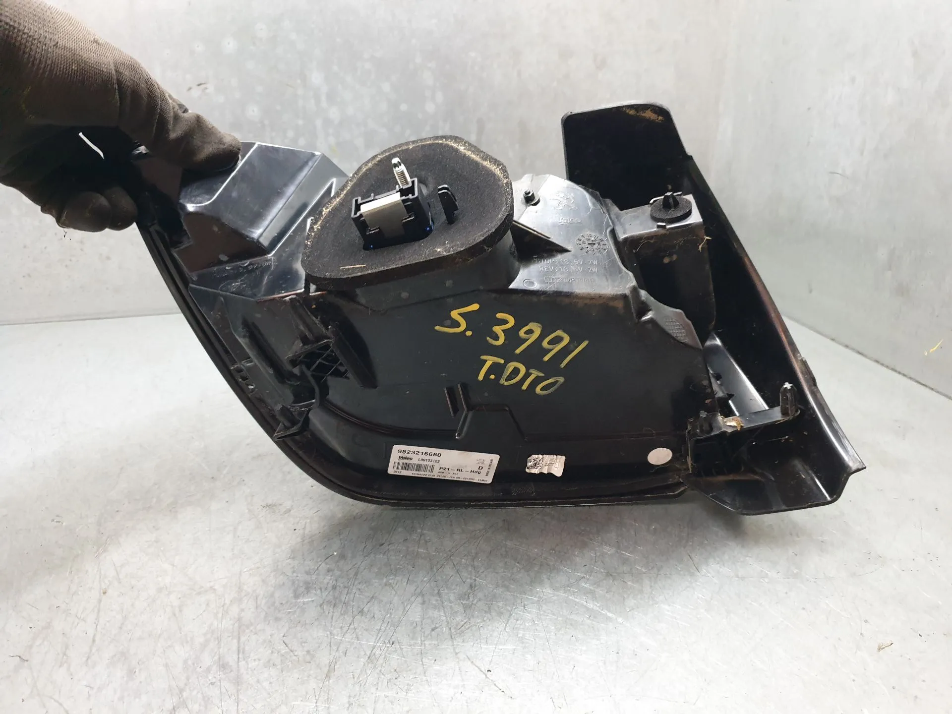 Right Tail light PEUGEOT 208 II Imagem-4