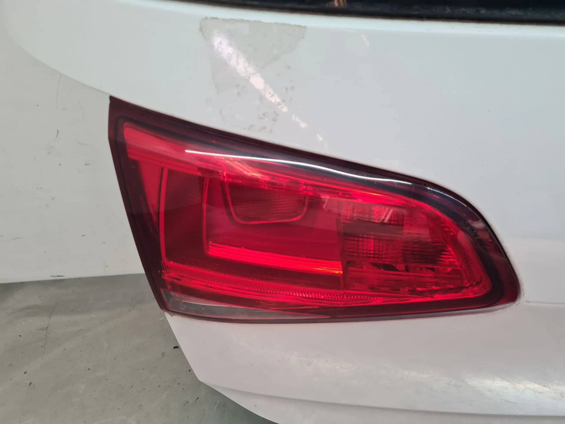 Feu de coffre Gauche VOLKSWAGEN Golf VII (5G1, BQ1, BE1, BE2)