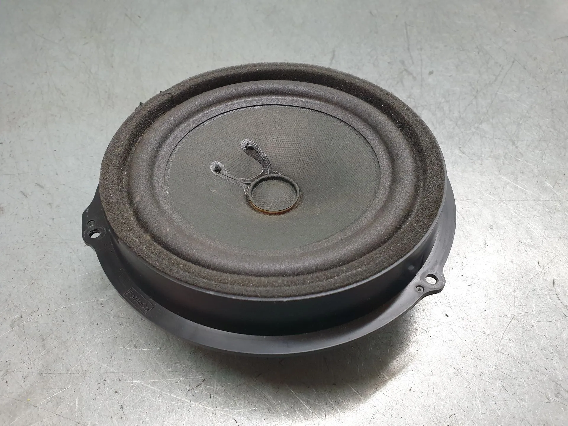 Sound system column / Speakers FORD Fiesta VII (HJ, HF) Imagem-1