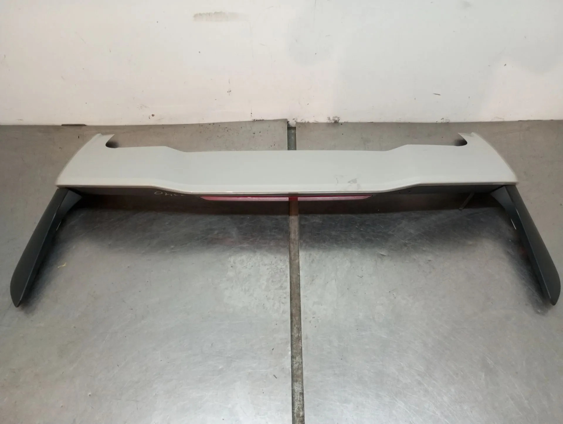 Spoiler / aileron da tampa da mala DACIA Duster III (P1310)