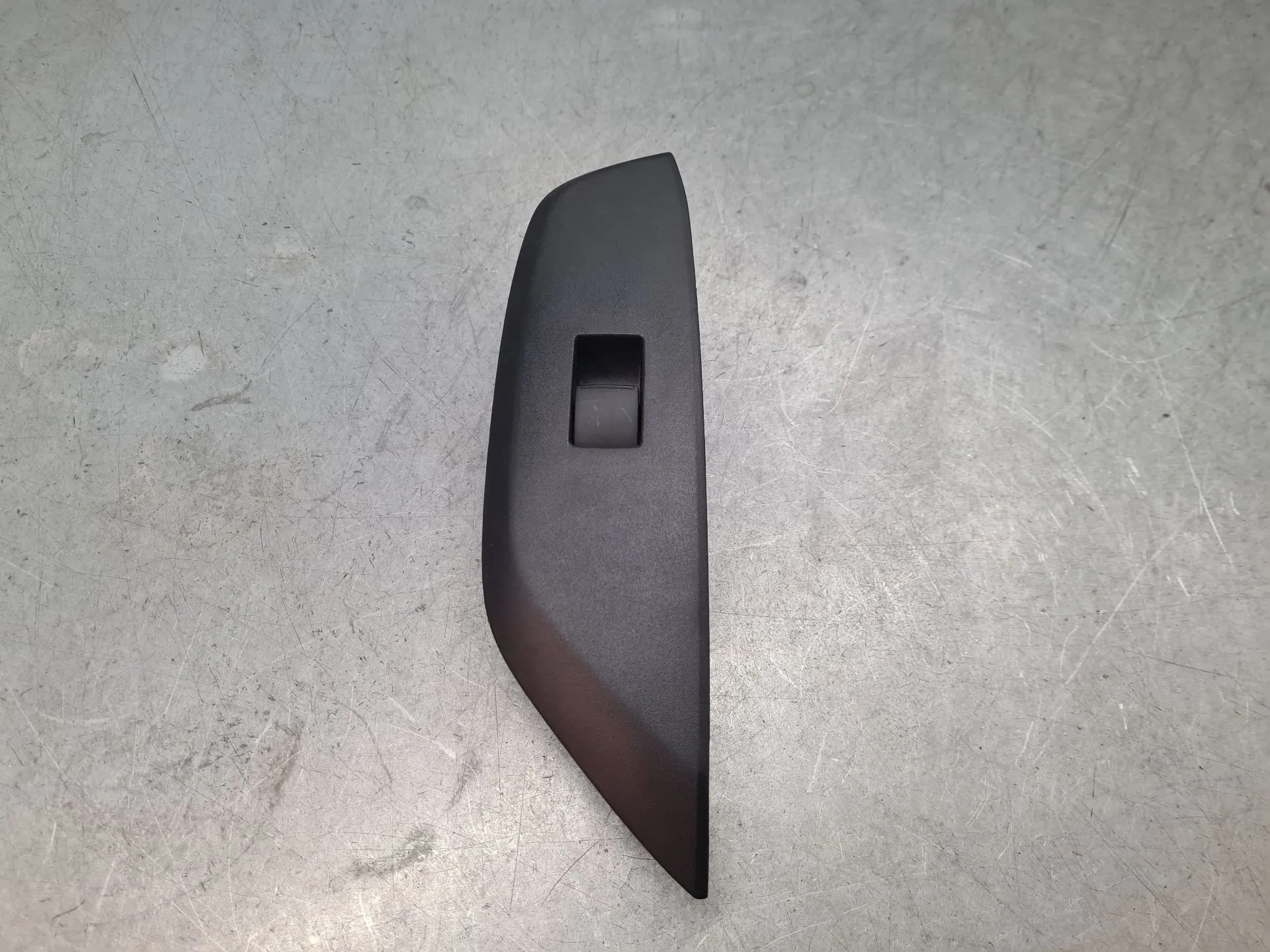 Mando / interruptor elevalunas delantero derecho TOYOTA Yaris Cross (MXP_)