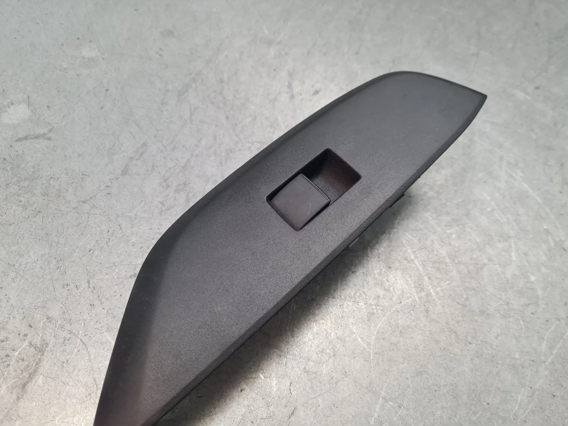 Mando / interruptor elevalunas delantero derecho TOYOTA Yaris Cross (MXP_) Imagem-1