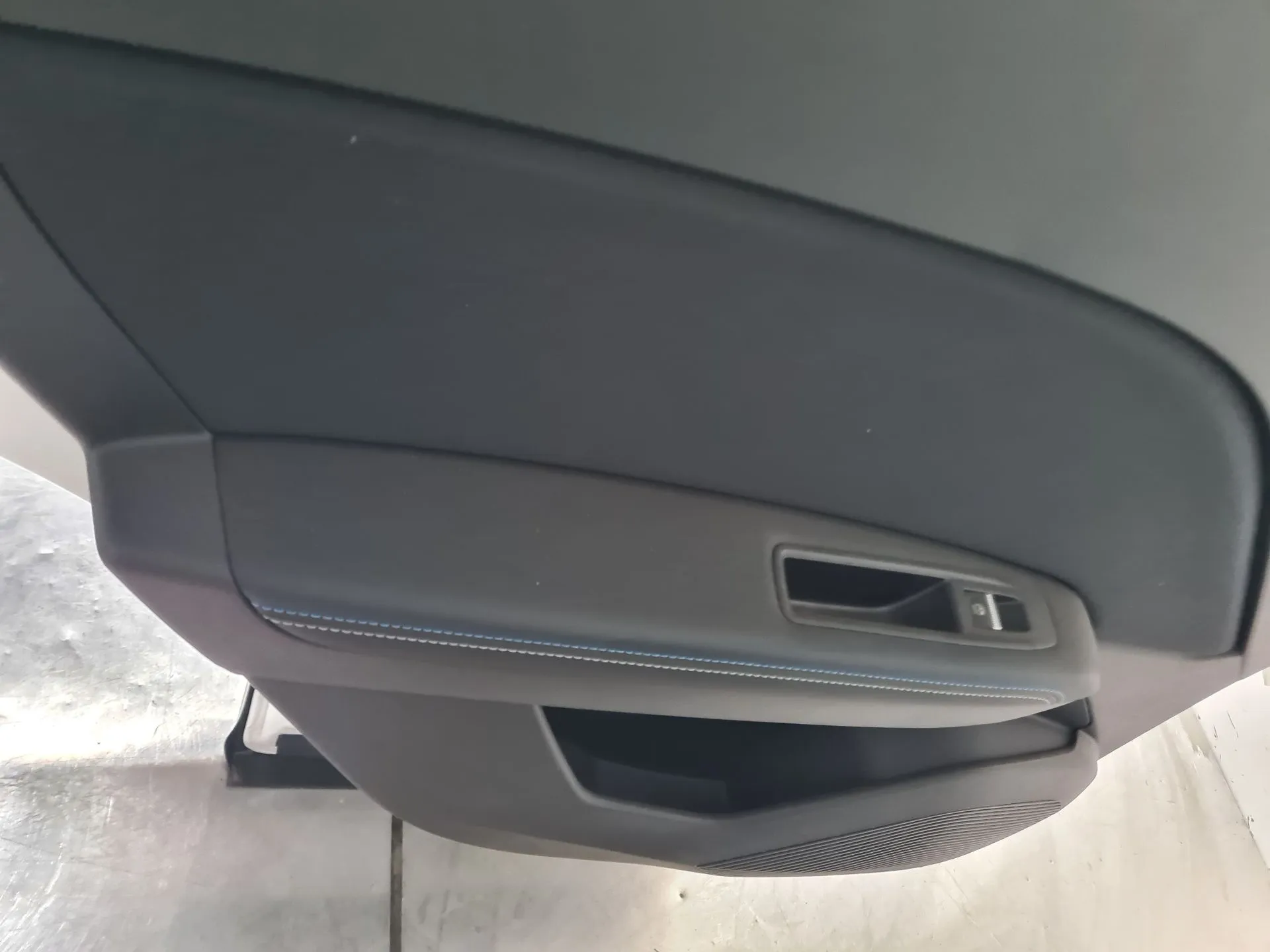 Alzavetro posteriore sinistro RENAULT Symbioz