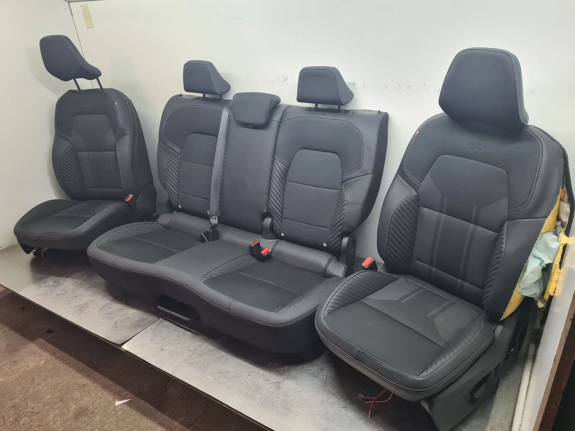 Conjunto de Bancos RENAULT Symbioz Imagem-1