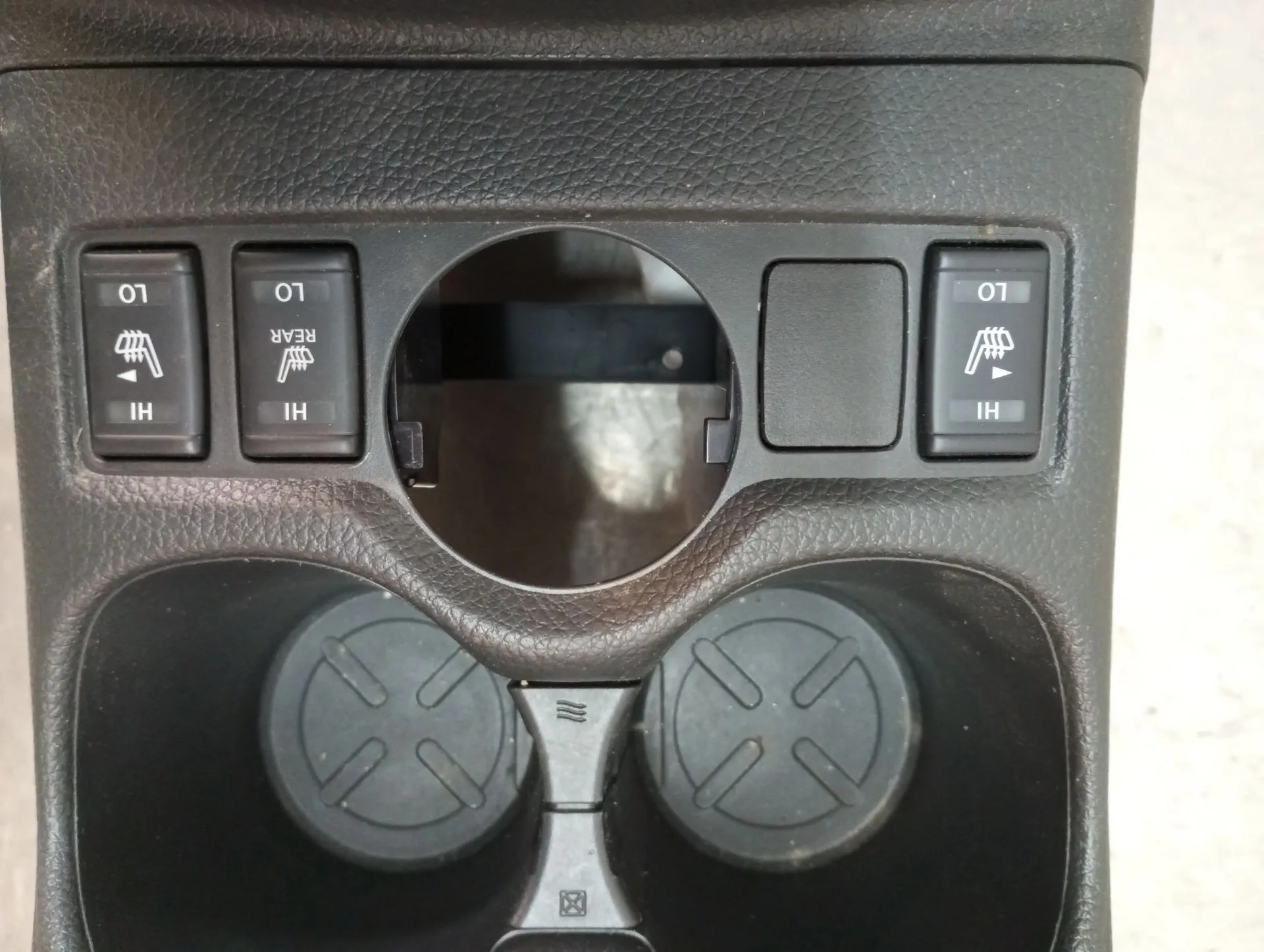 Apoyobrazos NISSAN X-Trail (T32) Imagem-6
