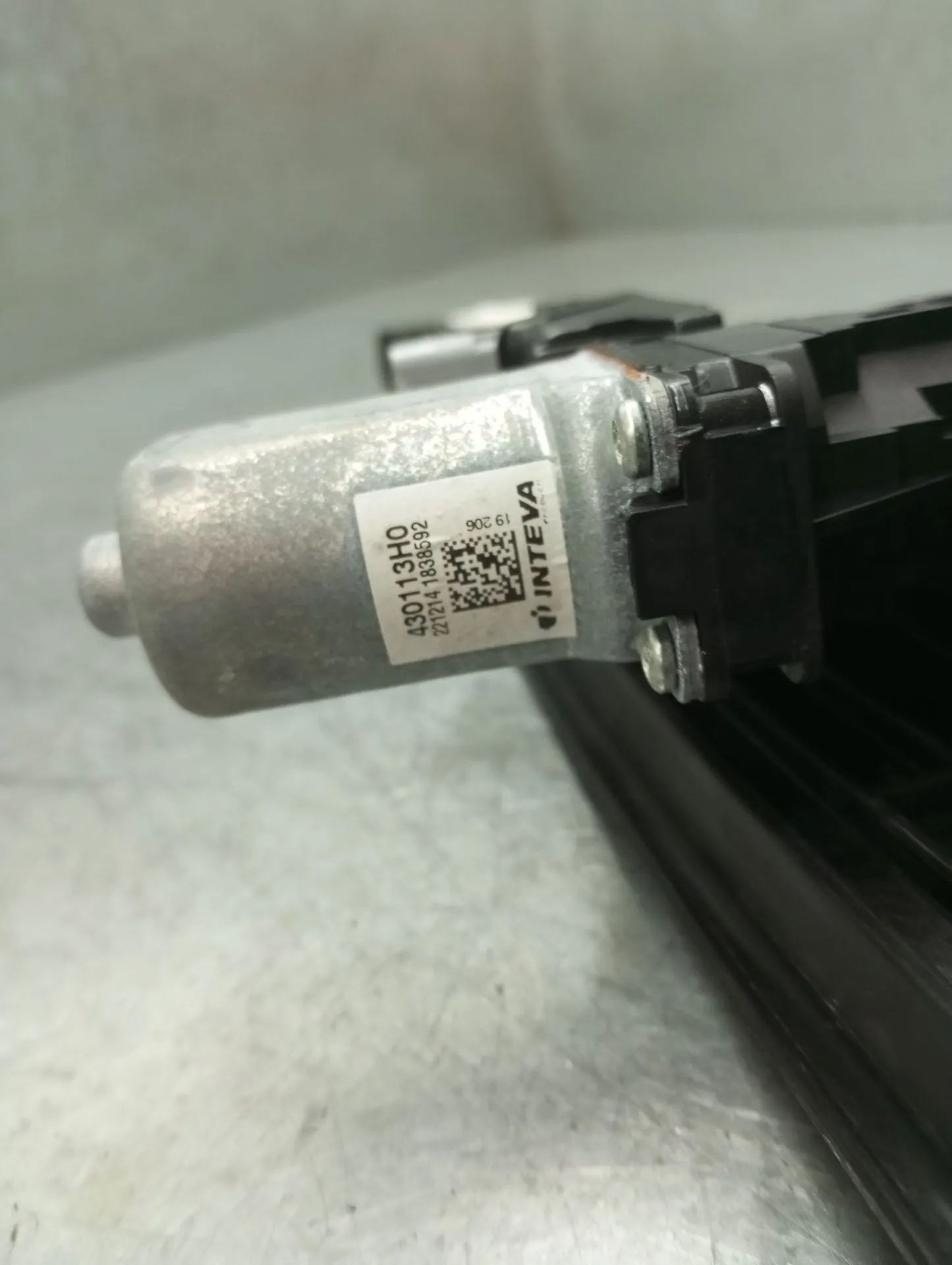 Elevador vidros frente direito PEUGEOT 208 II Imagem-4