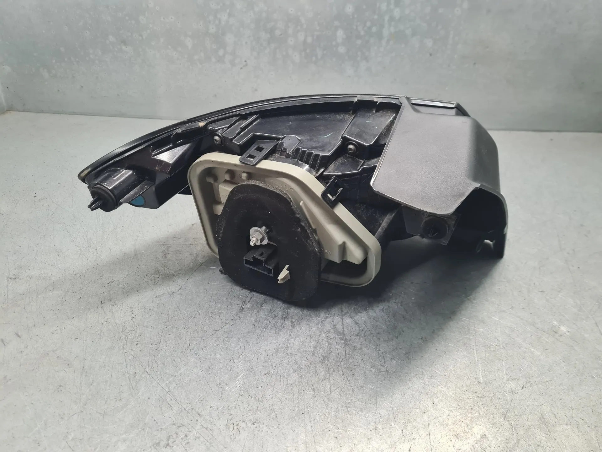 Feu arrière Droite PEUGEOT 208 II Imagem-4