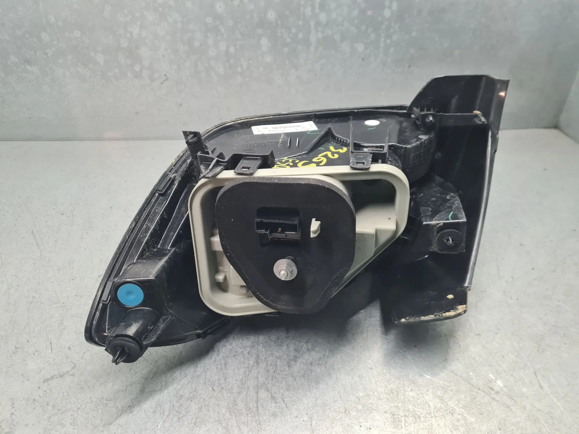 Feu arrière Gauche PEUGEOT 208 II Imagem-4