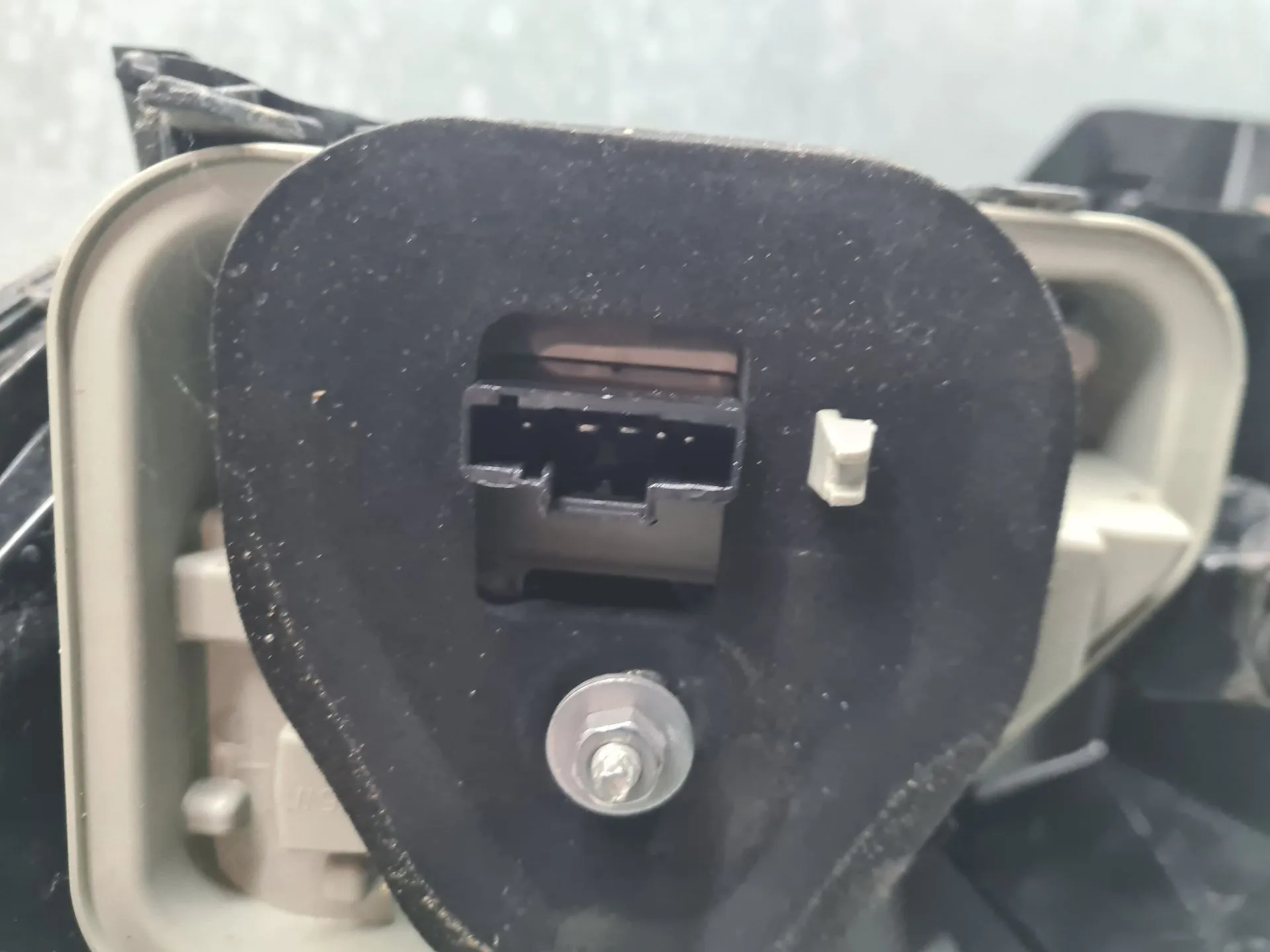 Feu arrière Gauche PEUGEOT 208 II Imagem-5