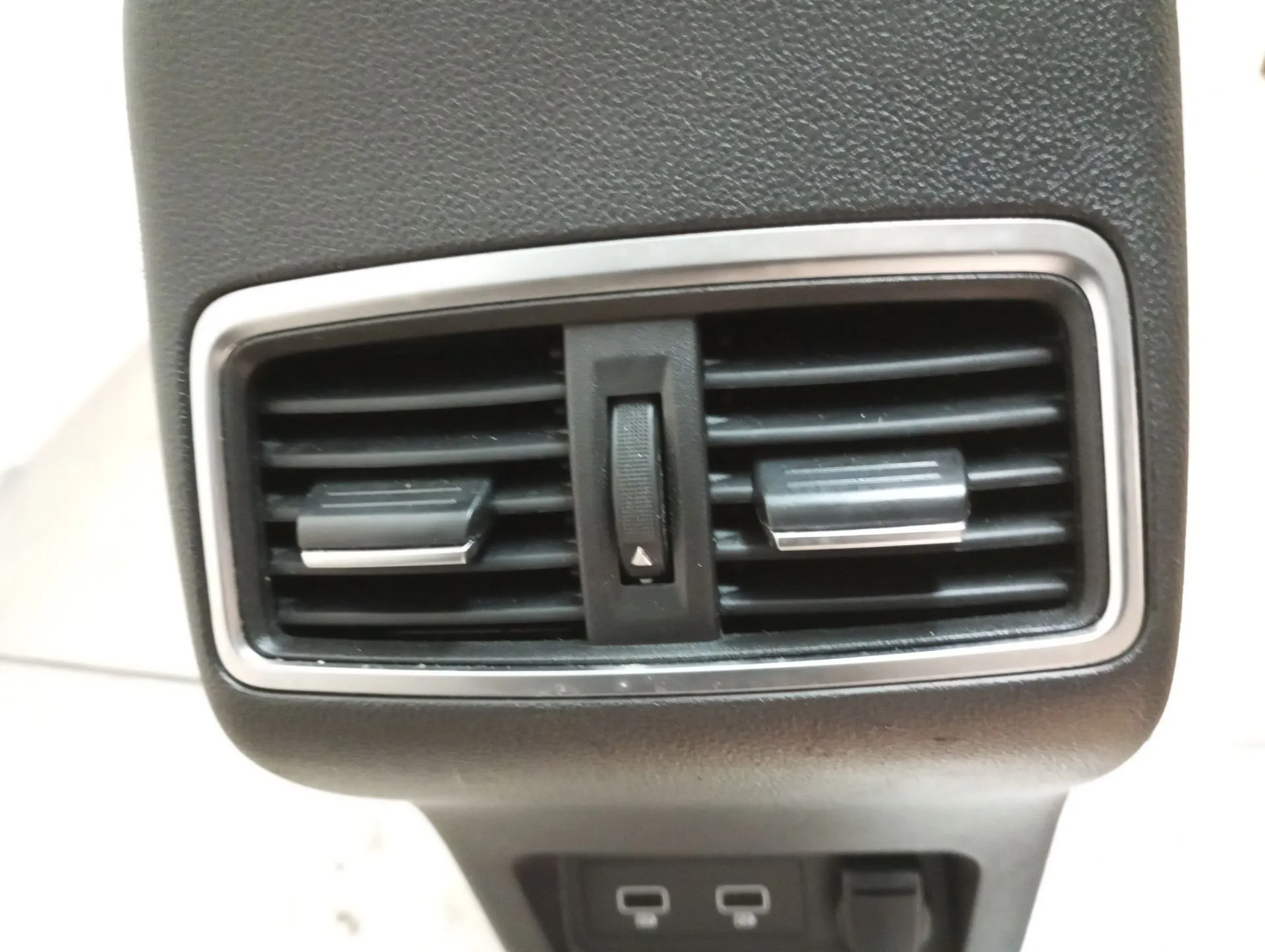 Apoio de braço RENAULT Kadjar (HA_, HL_) Imagem-8