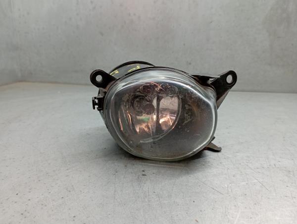 Feu antibrouillard Avant Droite VOLKSWAGEN Golf IV (1J1)