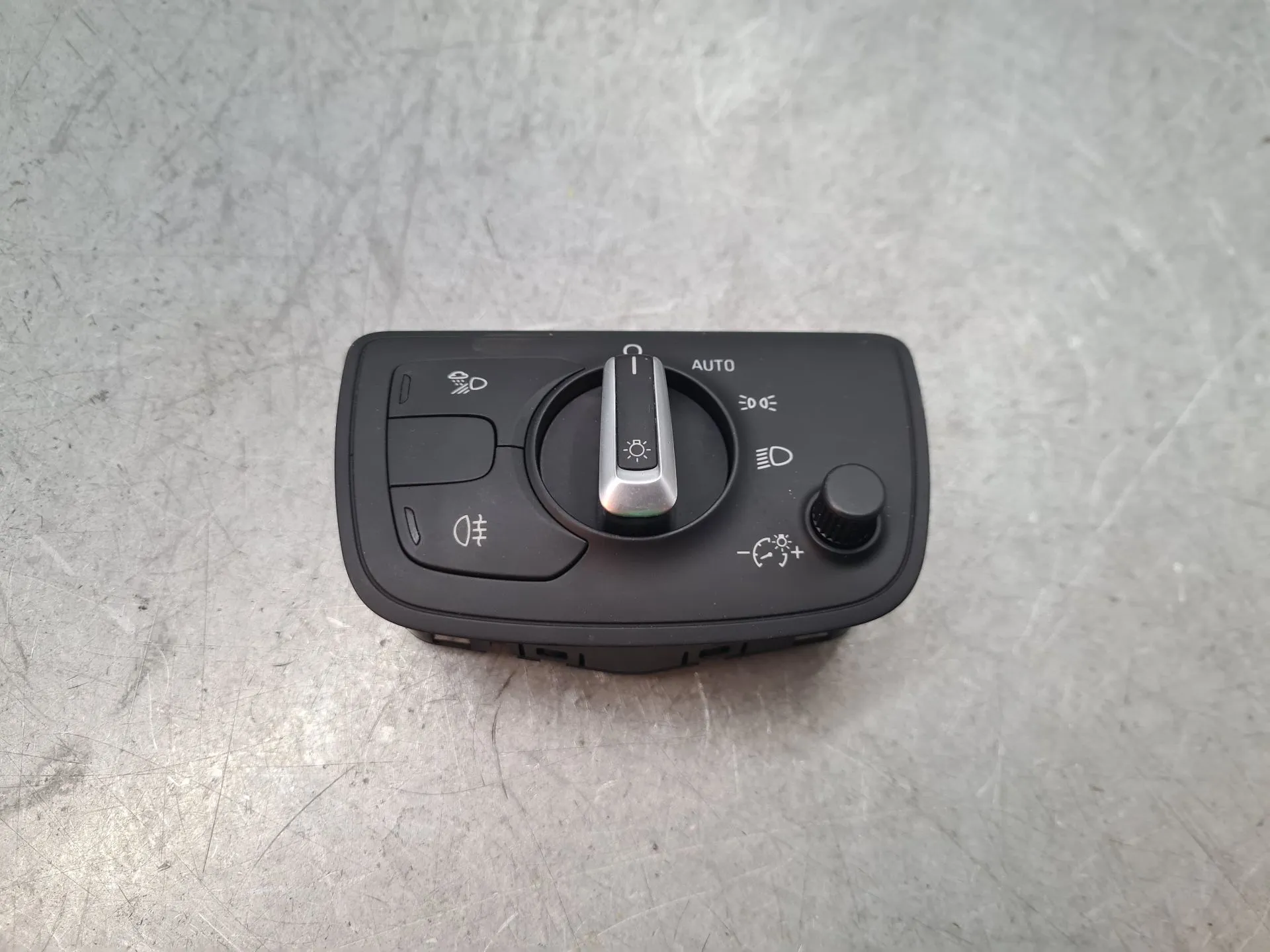 Botão / interruptor de luzes AUDI A6 Allroad (4GH, 4GJ, C7)