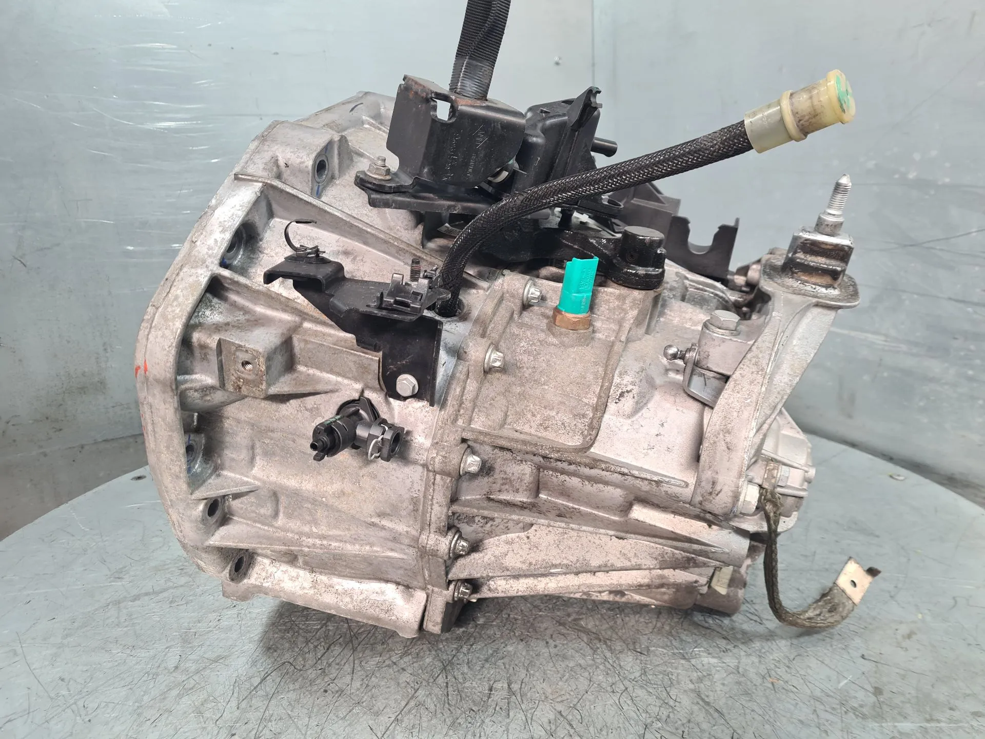 Boîte de vitesses manuelle NISSAN NV300 Combi (X82) Imagem-2