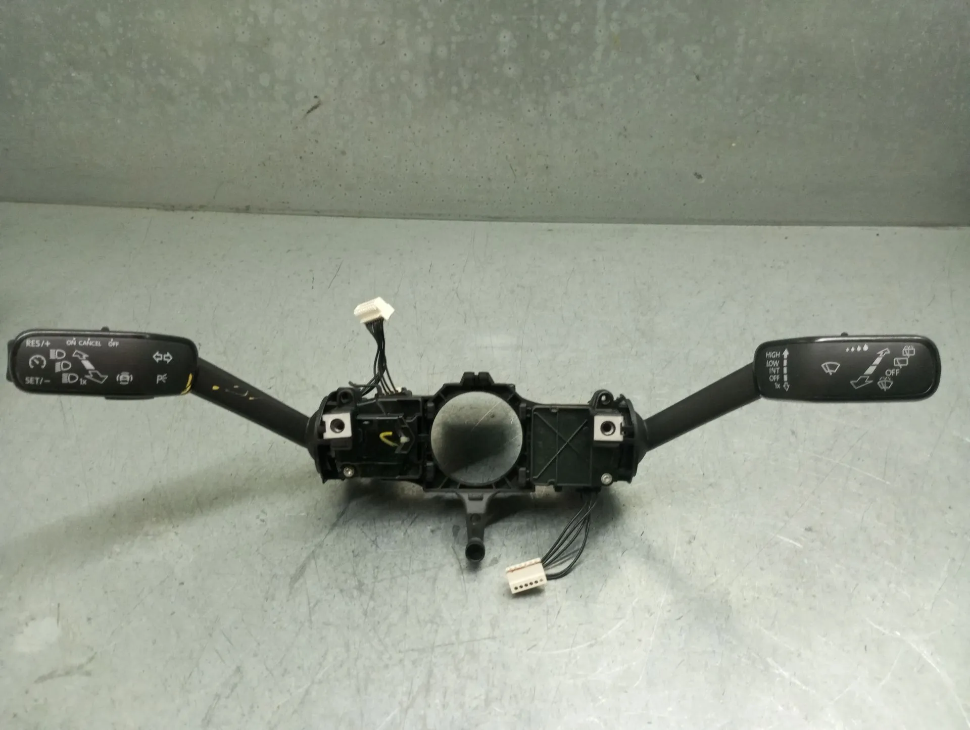 Conjunto / manetes de luzes e limpa vidros SEAT Ateca (KH7)