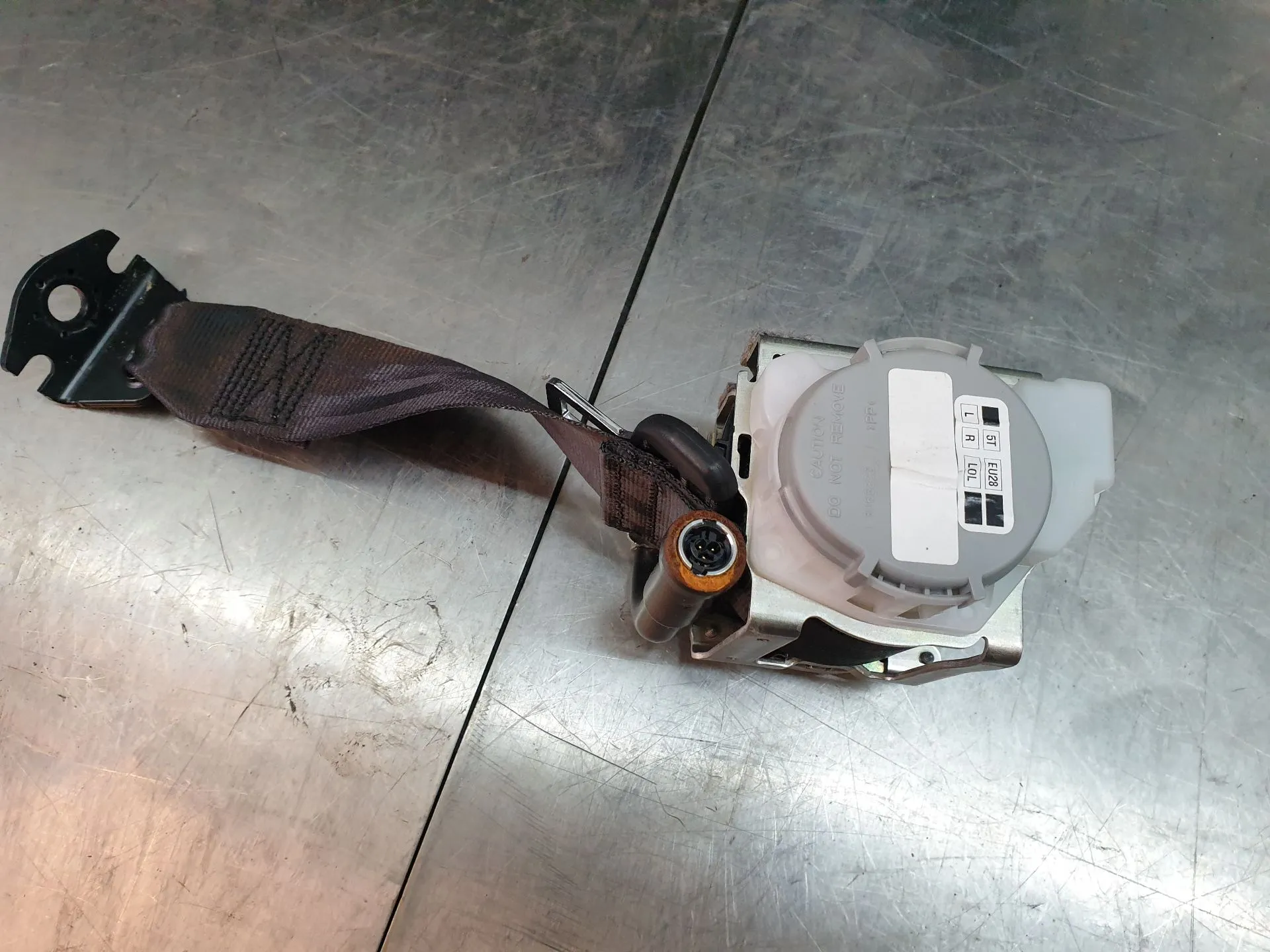 Prétensionneur de ceinture arrière gauche SEAT Arona (KJ7)
