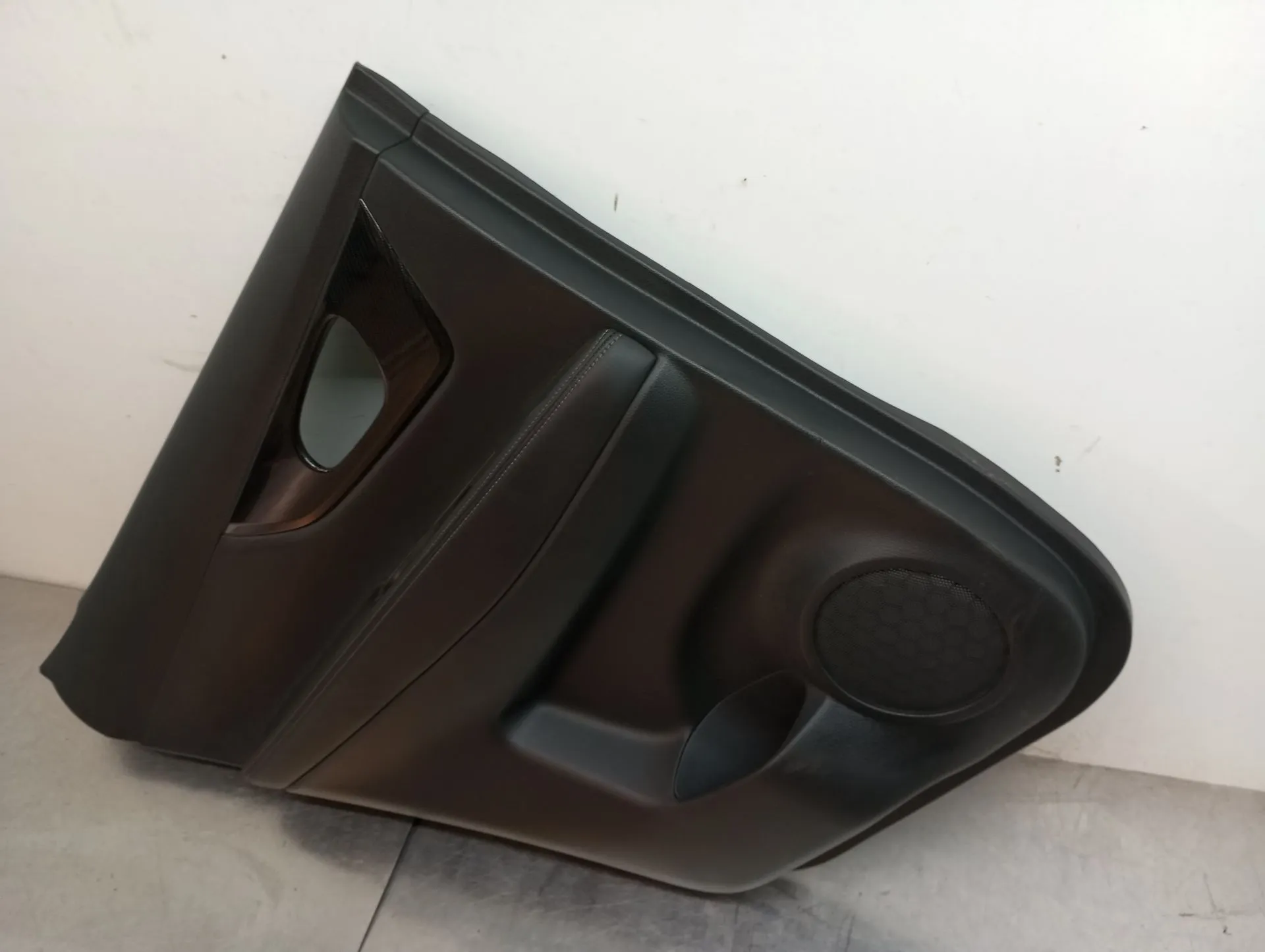 Forra porta / quartela trás esquerda NISSAN Qashqai III (J12) Imagem-1