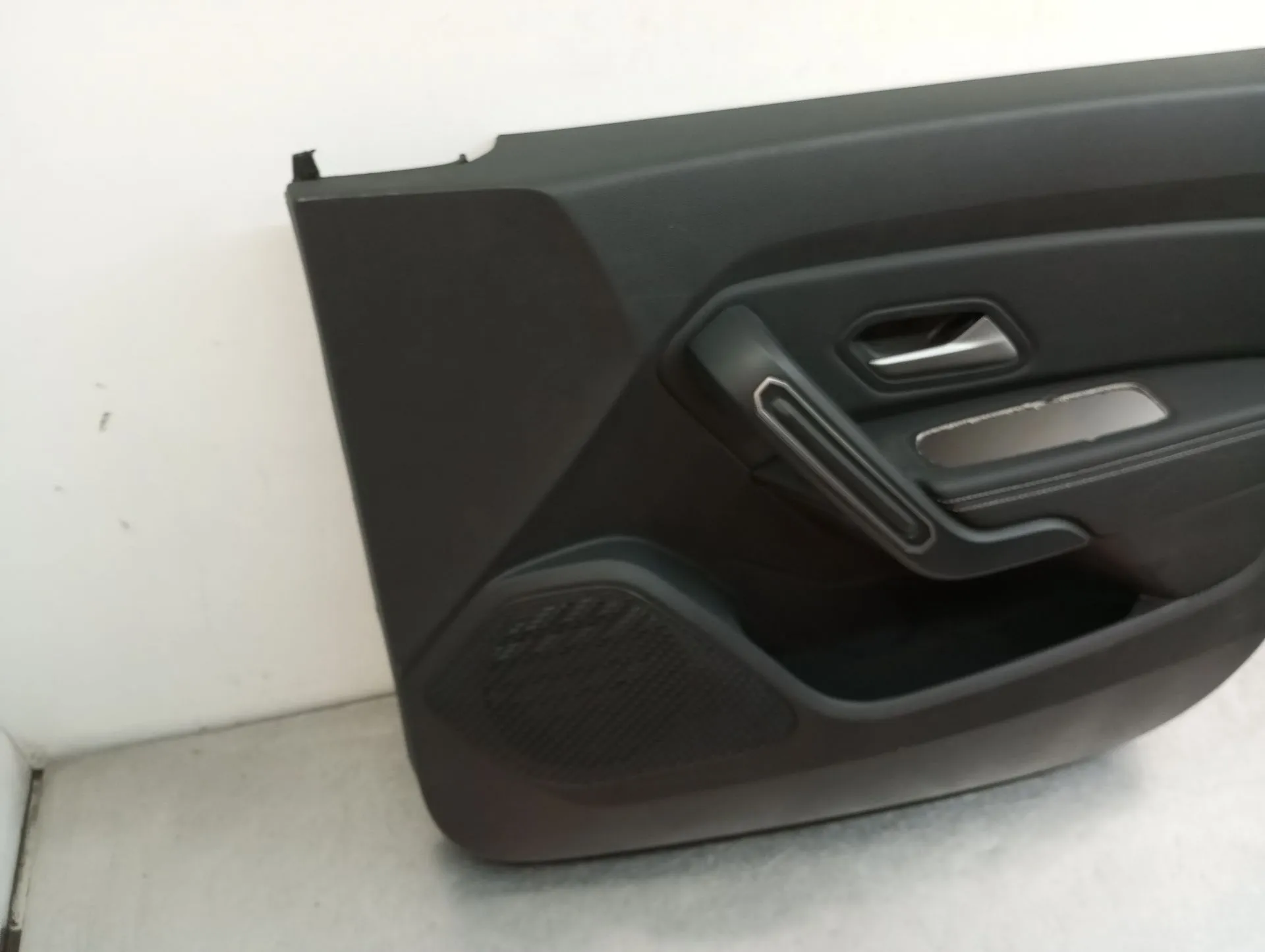 Forra porta / quartela frente direita DACIA Duster (HM_) Imagem-3