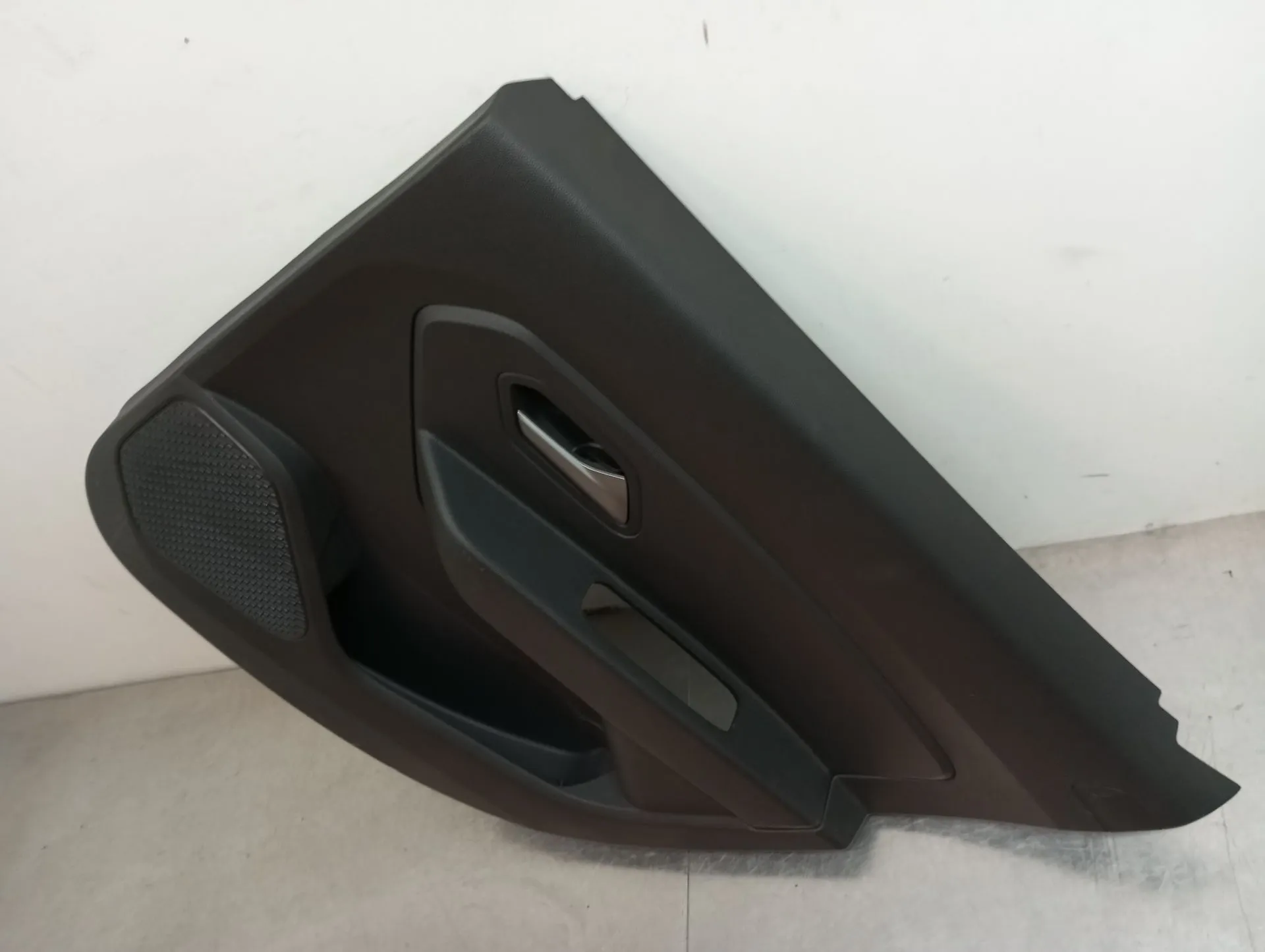 Forra porta / quartela trás direita DACIA Duster (HM_) Imagem-1