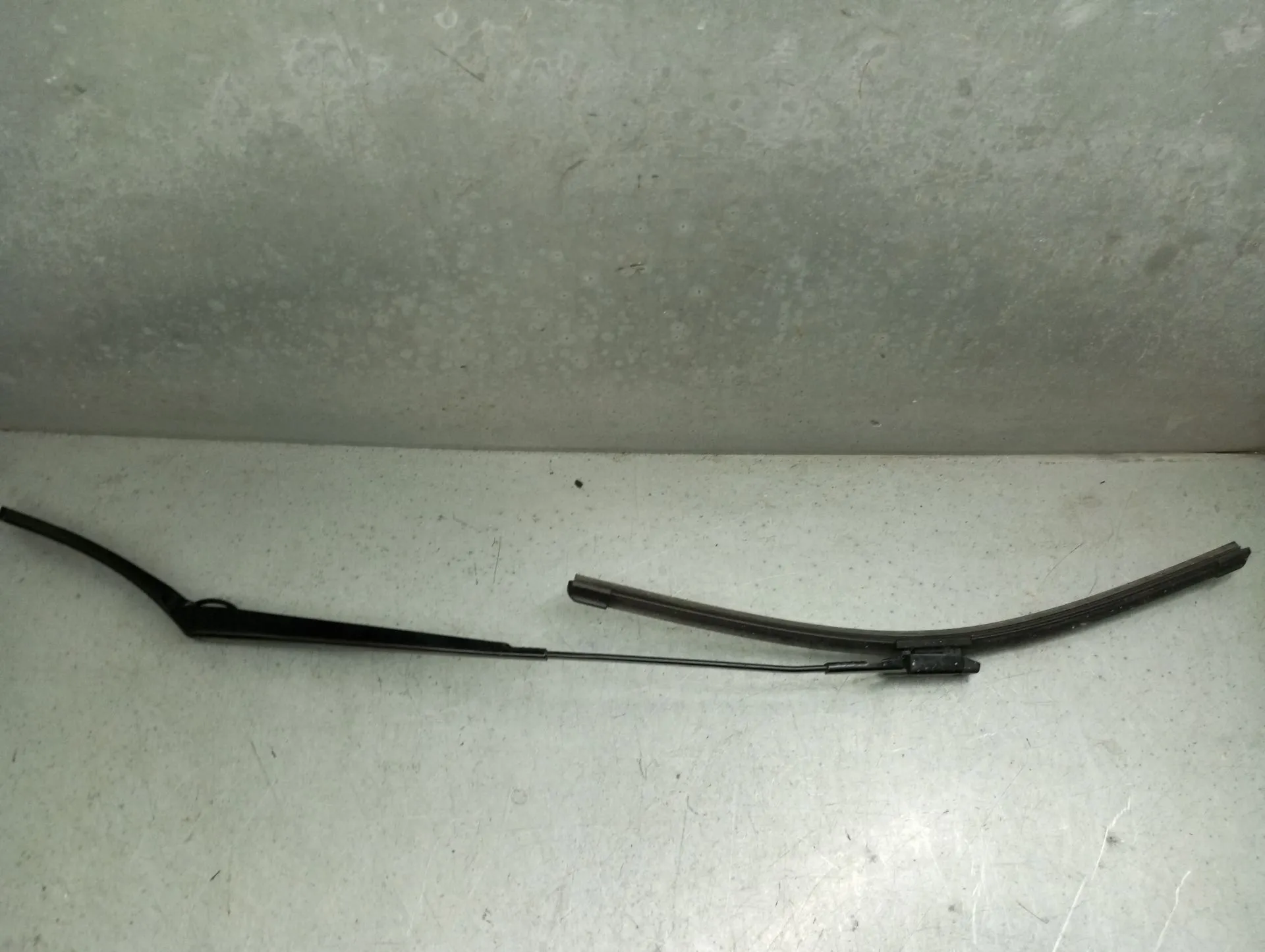 Haste / braço de escova limpa vidros frente direita FORD Focus IV