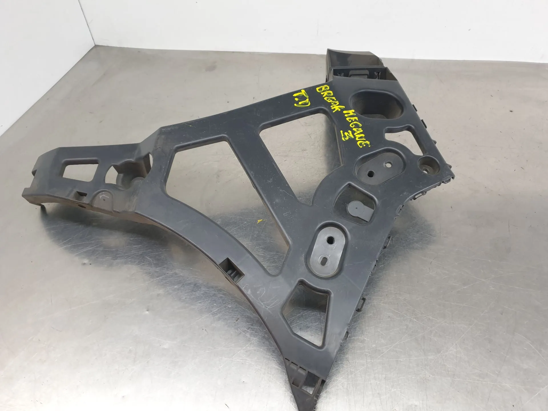 Guia de pára-choques trás direita RENAULT Megane III Grandtour (KZ0/1)