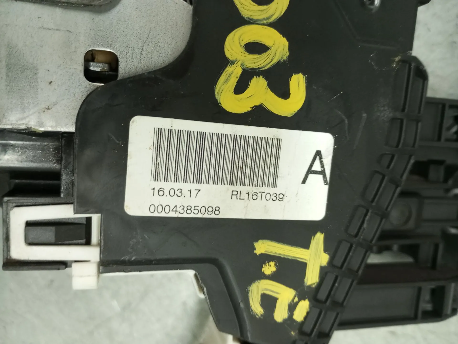 Fechadura / fecho porta trás esquerdo MERCEDES-BENZ Classe A (W176) Imagem-2