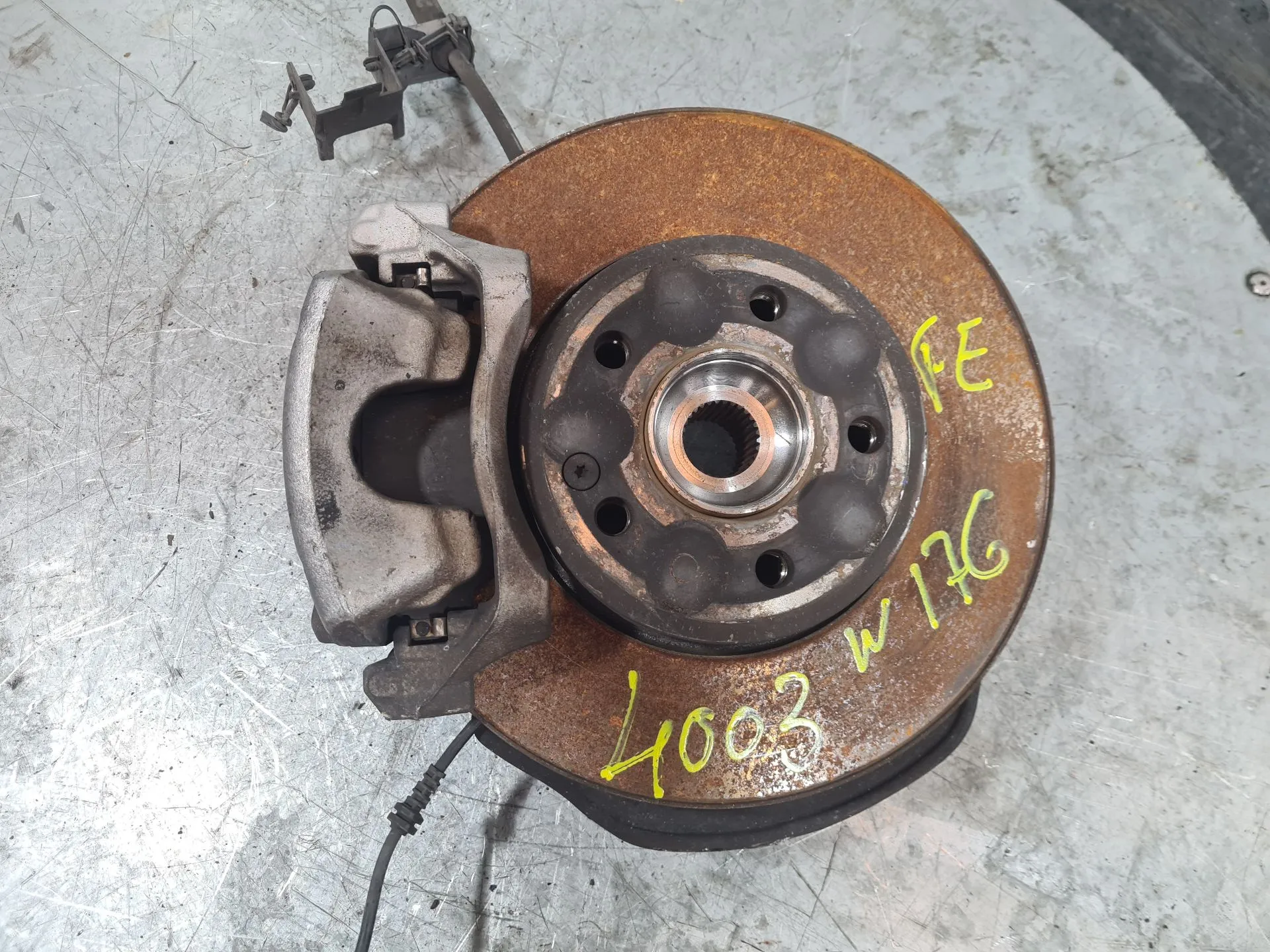 Left front steering knuckle MERCEDES-BENZ Classe A (W176)