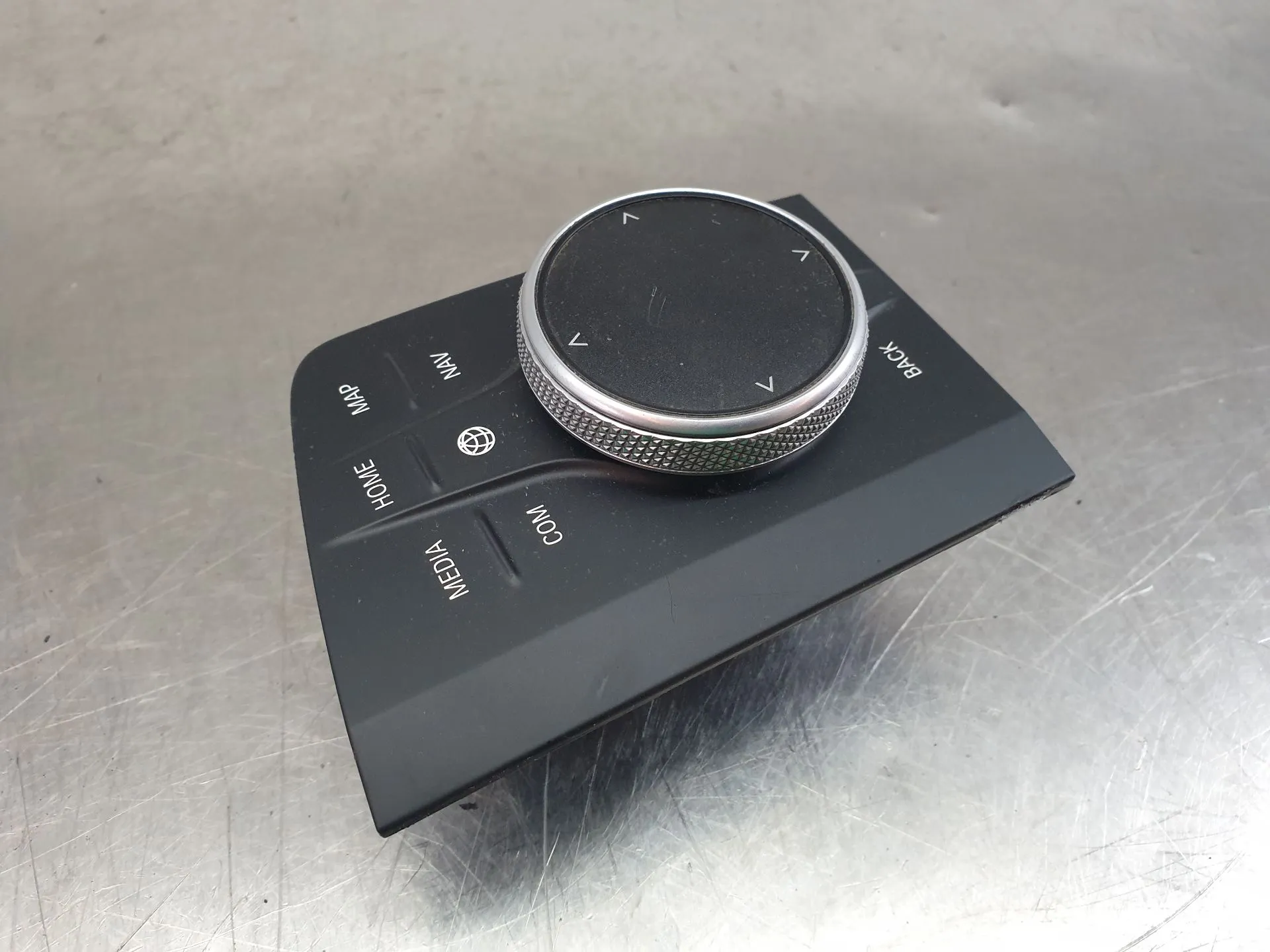 Comando / botão / interruptor multifunções BMW 1 (F40)