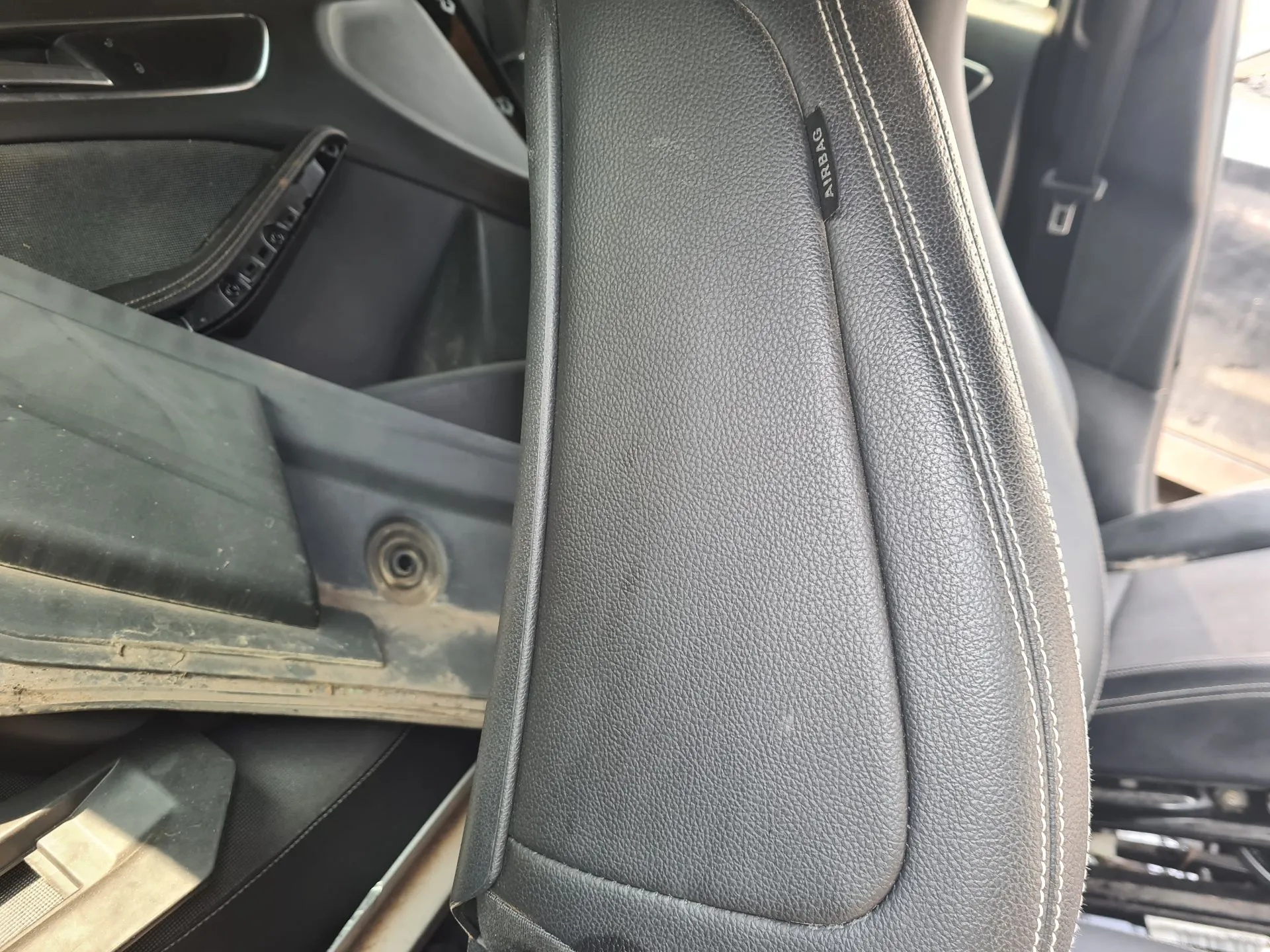 Airbag banco direito MERCEDES-BENZ Classe A (W176) Imagem-1