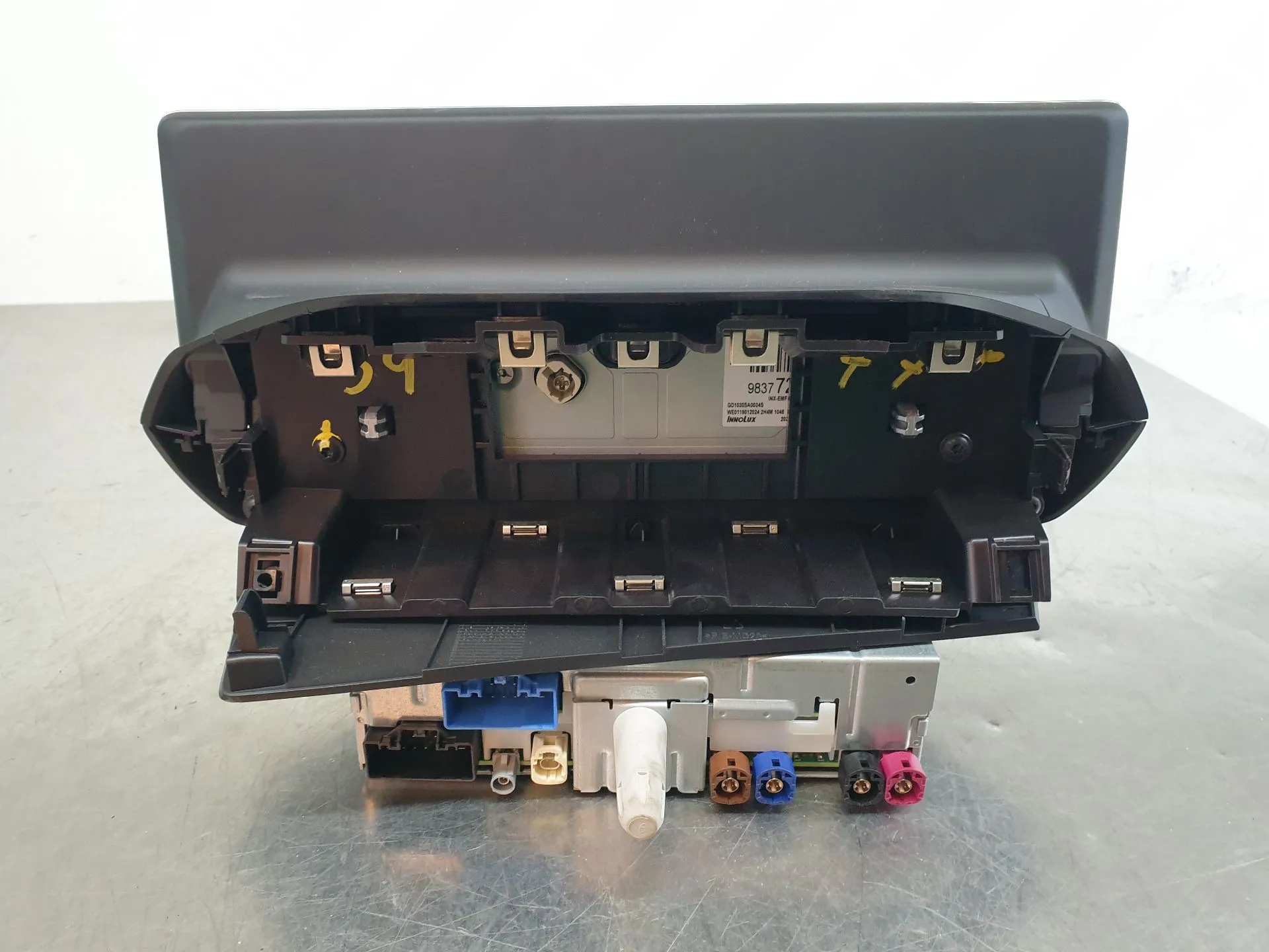 Kit Auto-rádio PEUGEOT 208 II Imagem-1