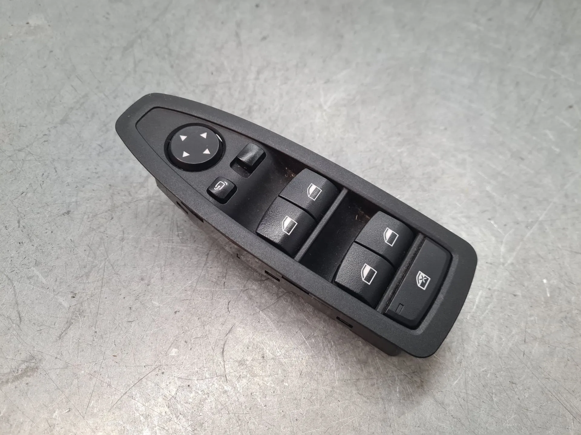 Mando / interruptor elevalunas delantero izquierdo BMW X2 (F39) Imagem-1