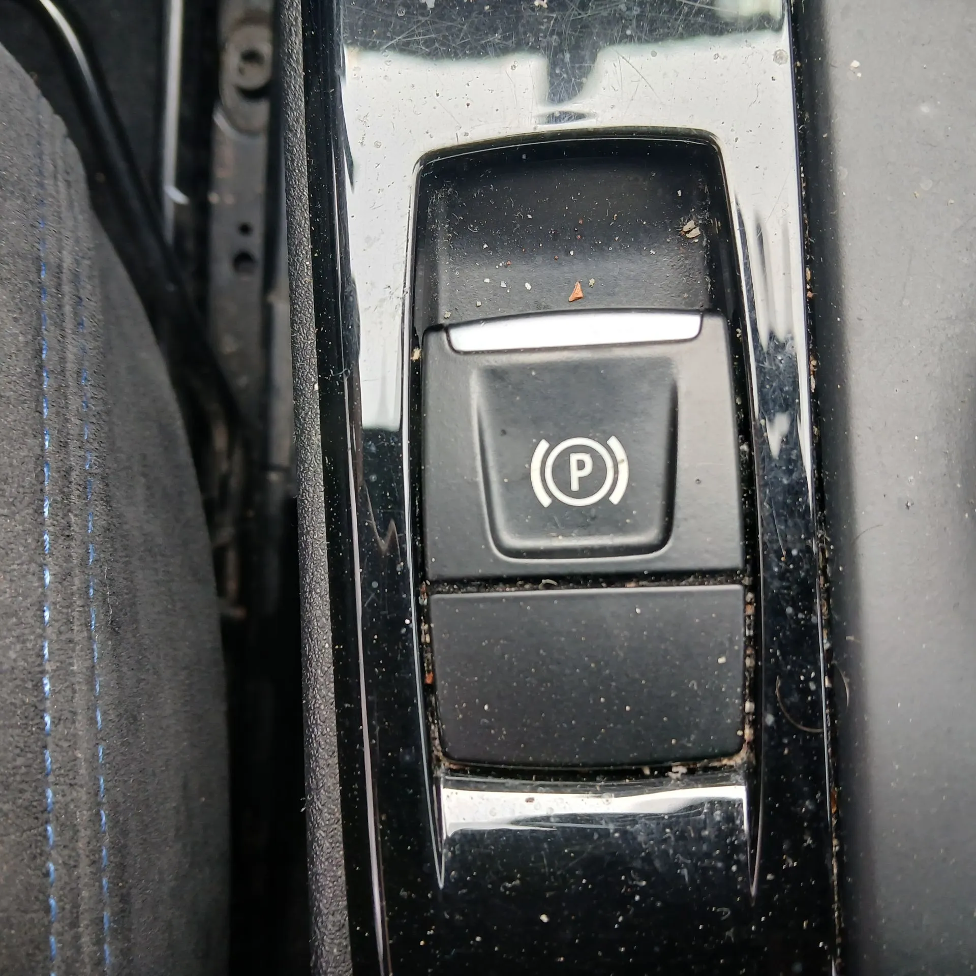 Pulsante / interruttore freno di stazionamento BMW X2 (F39)