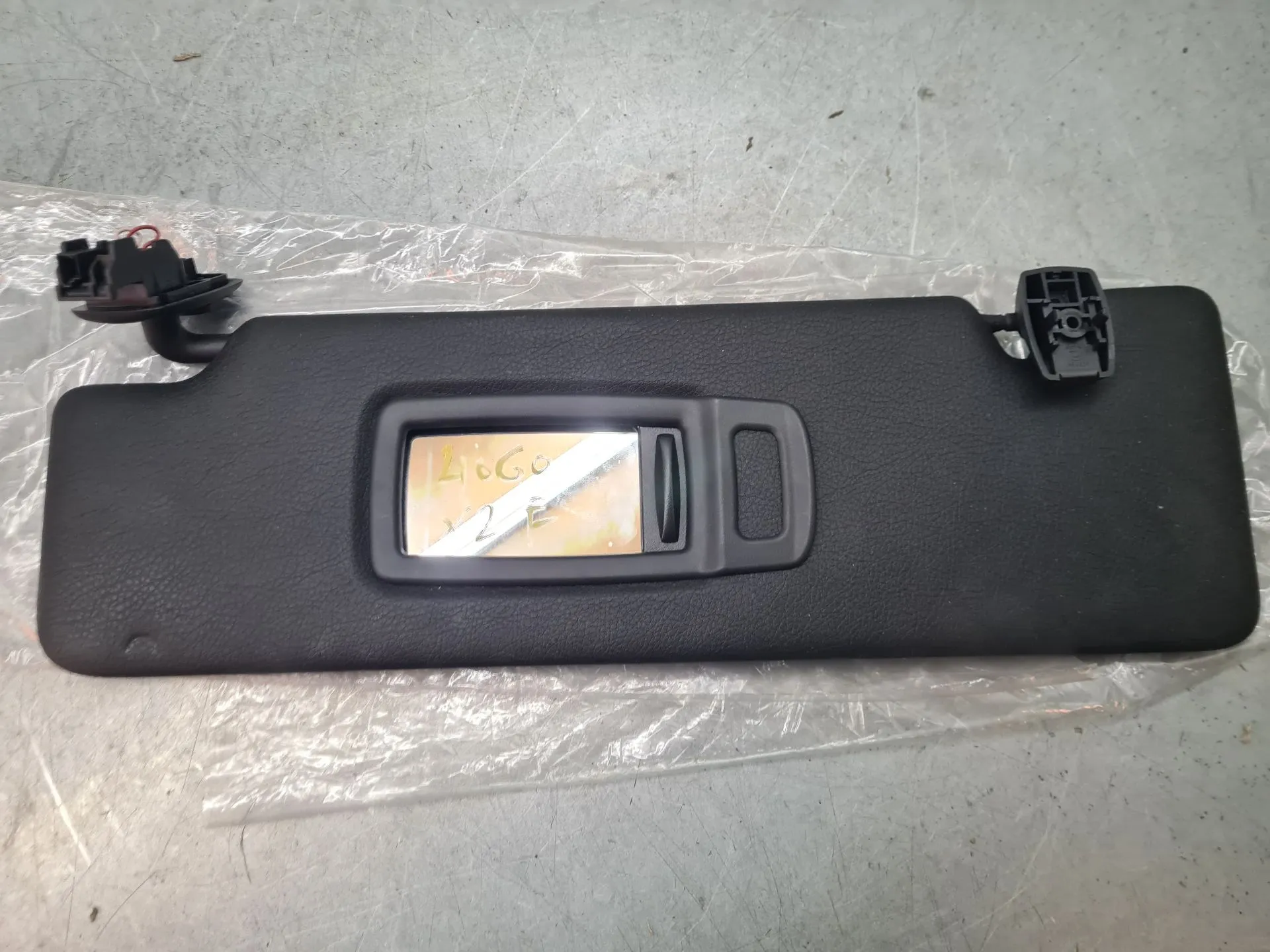 Pála de sol esquerda BMW X2 (F39)