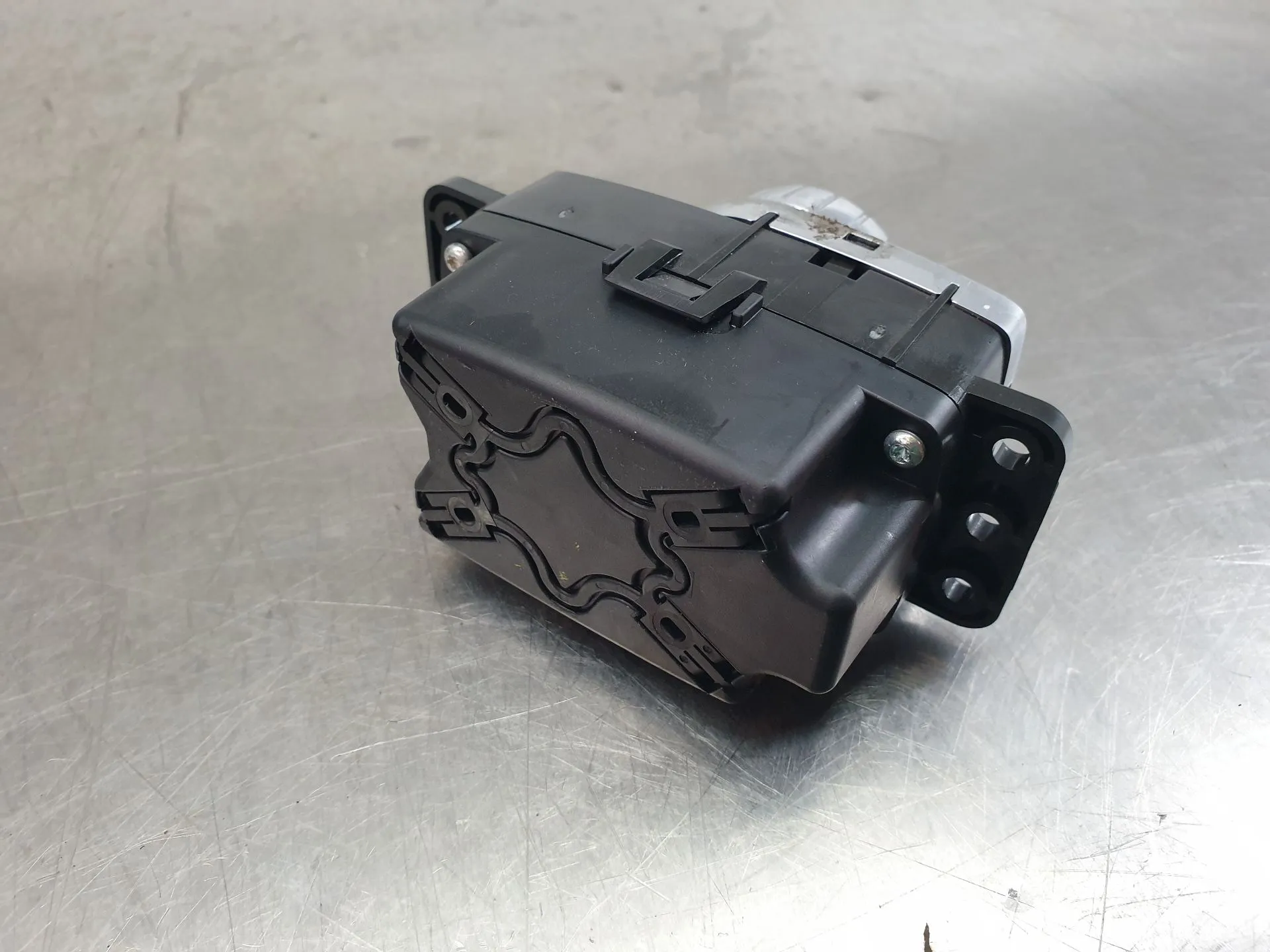 Comando / botão / interruptor multifunções MERCEDES-BENZ Classe A (W176) Imagem-1