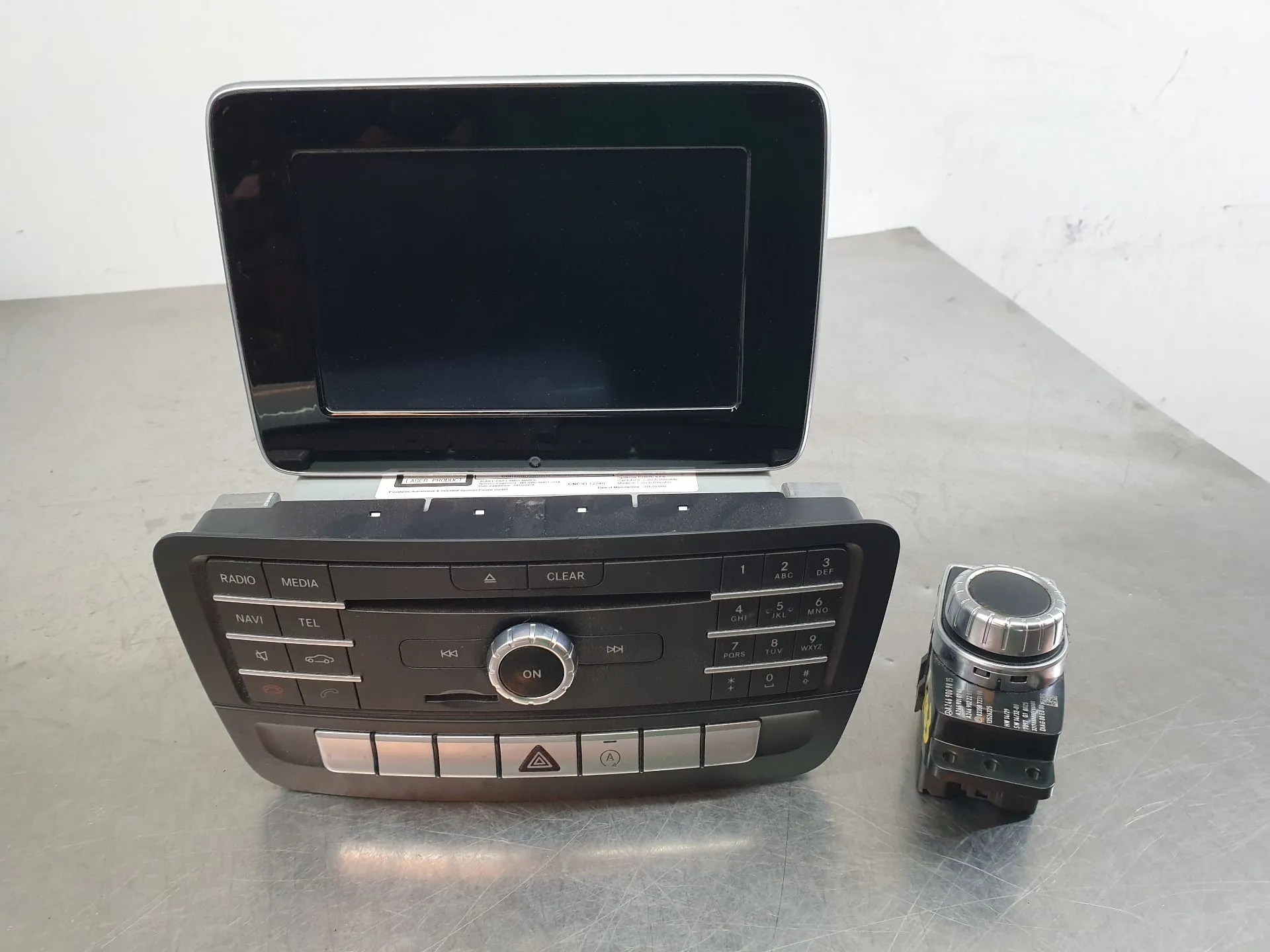 Kit Auto-rádio MERCEDES-BENZ Classe A (W176) Imagem-0