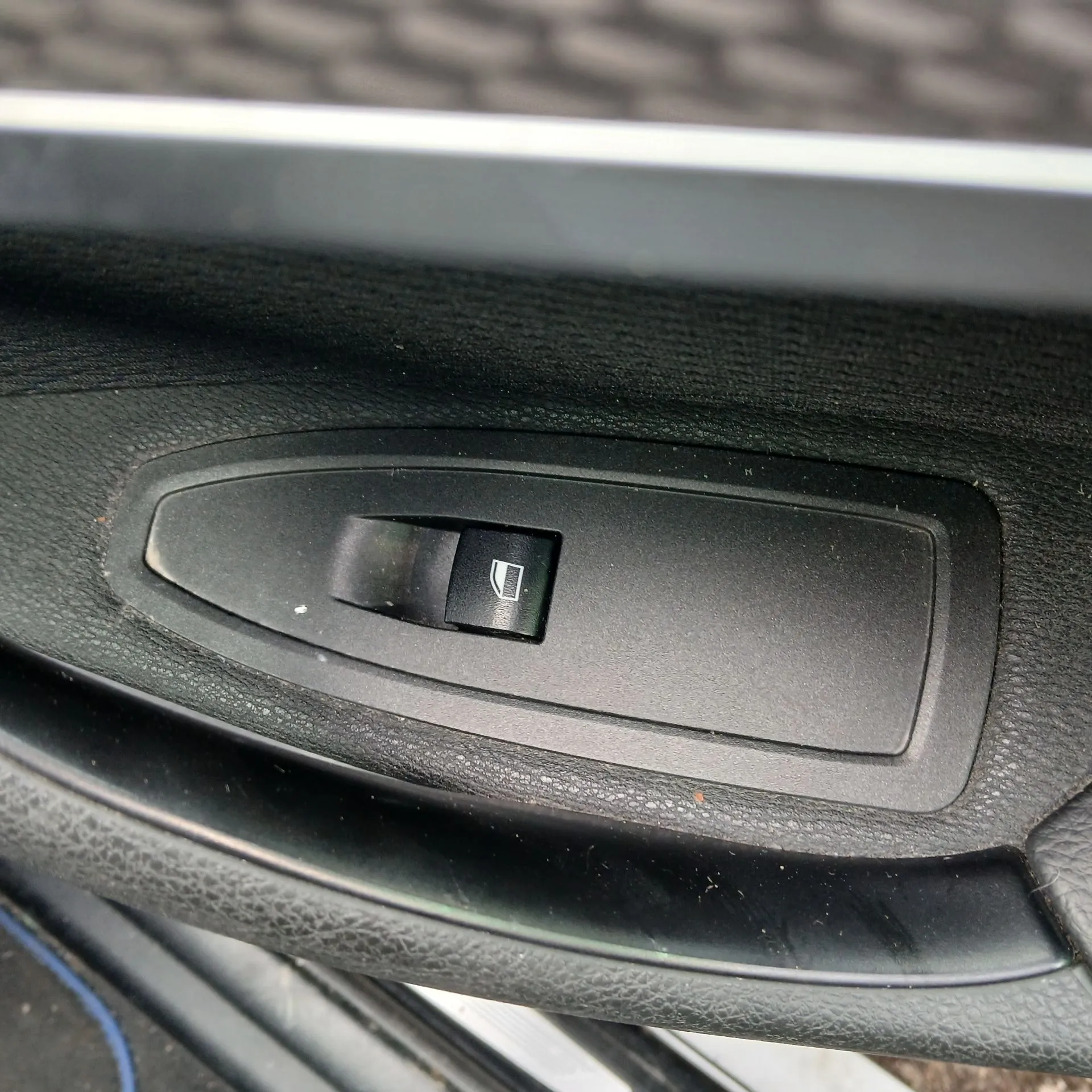 Mando / interruptor elevalunas delantero derecho BMW X2 (F39)