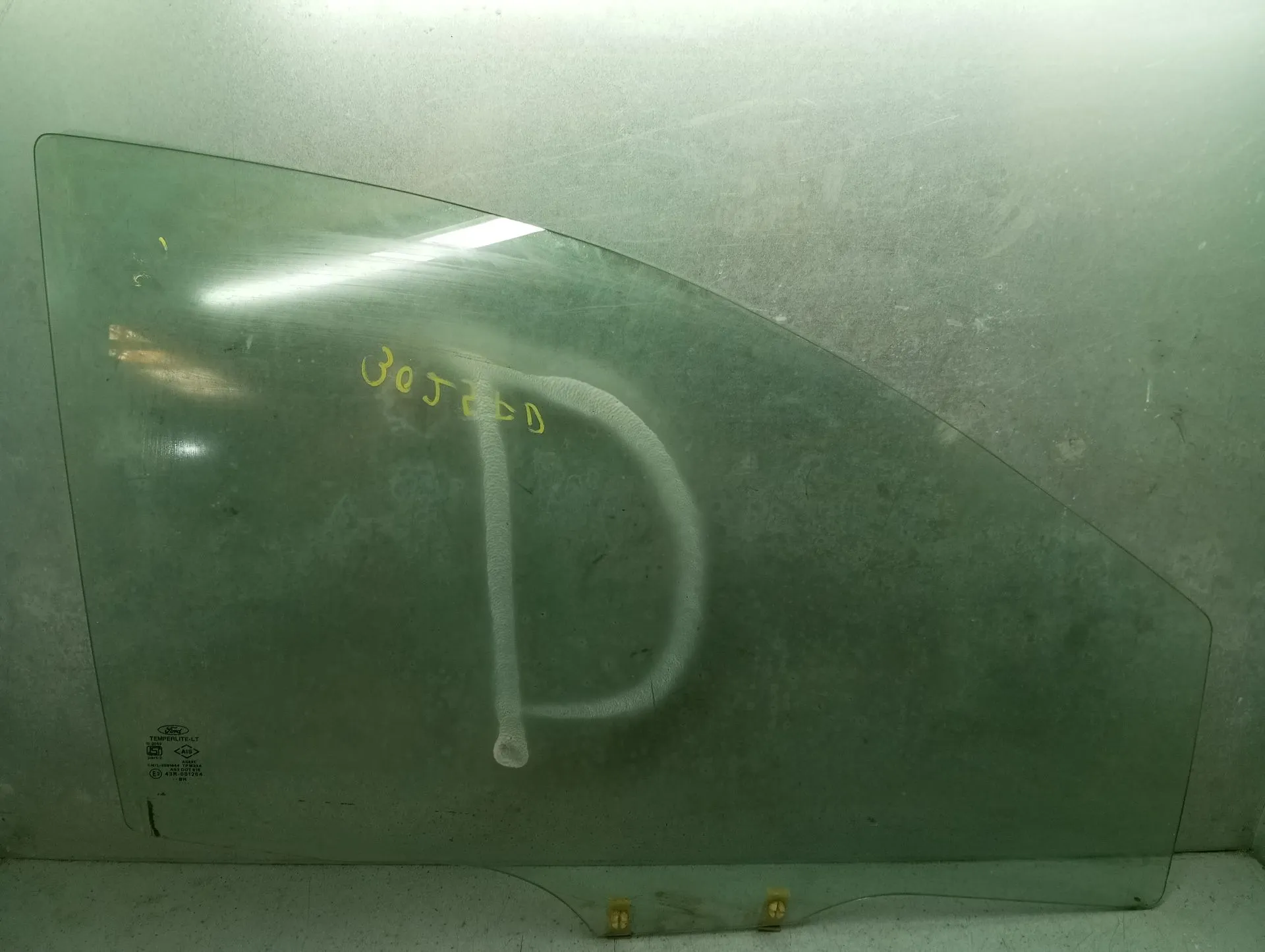 Right front door glass FORD Ka+